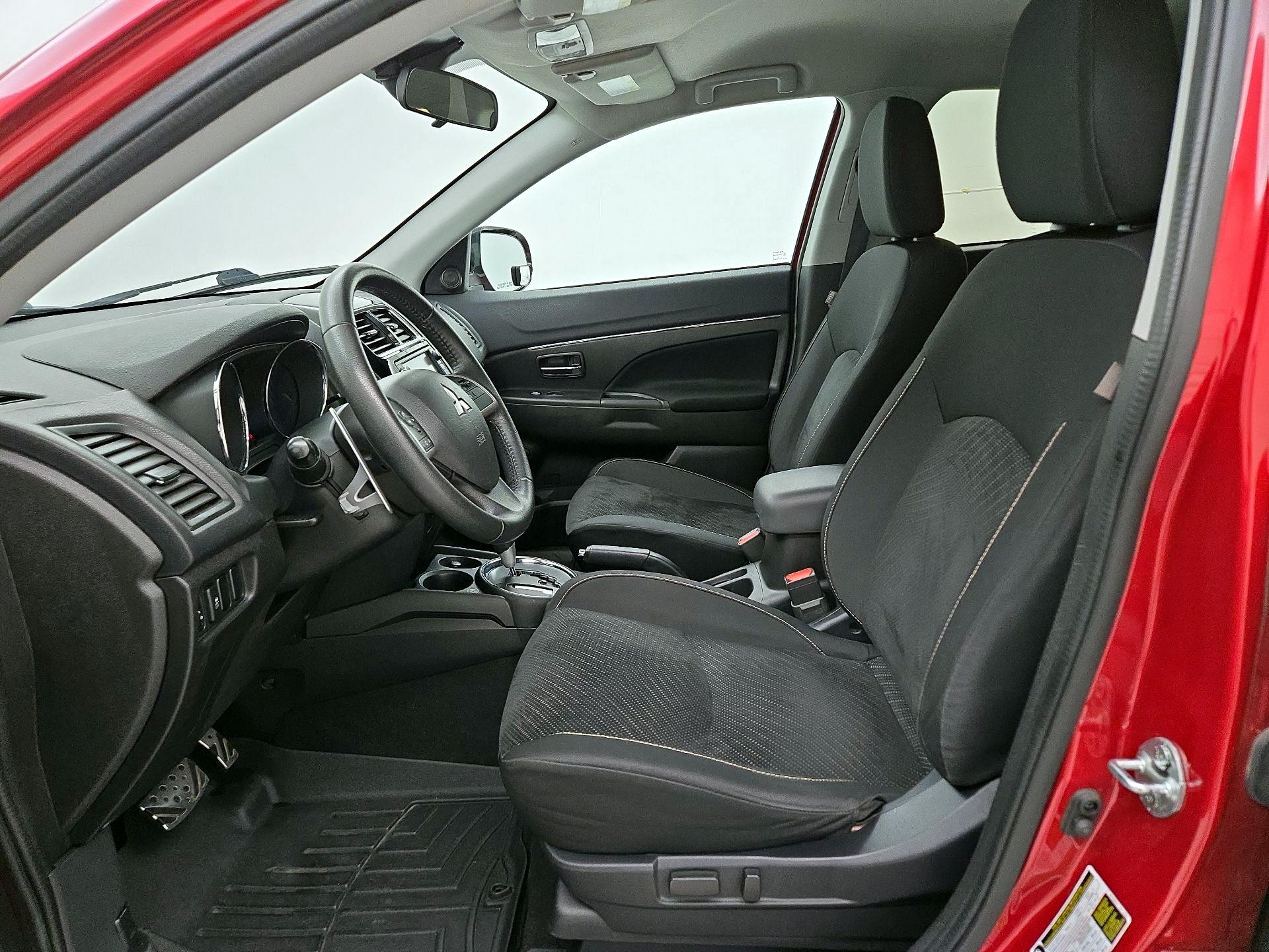 Thumbnail: 2015 Mitsubishi Outlander Sport - 11