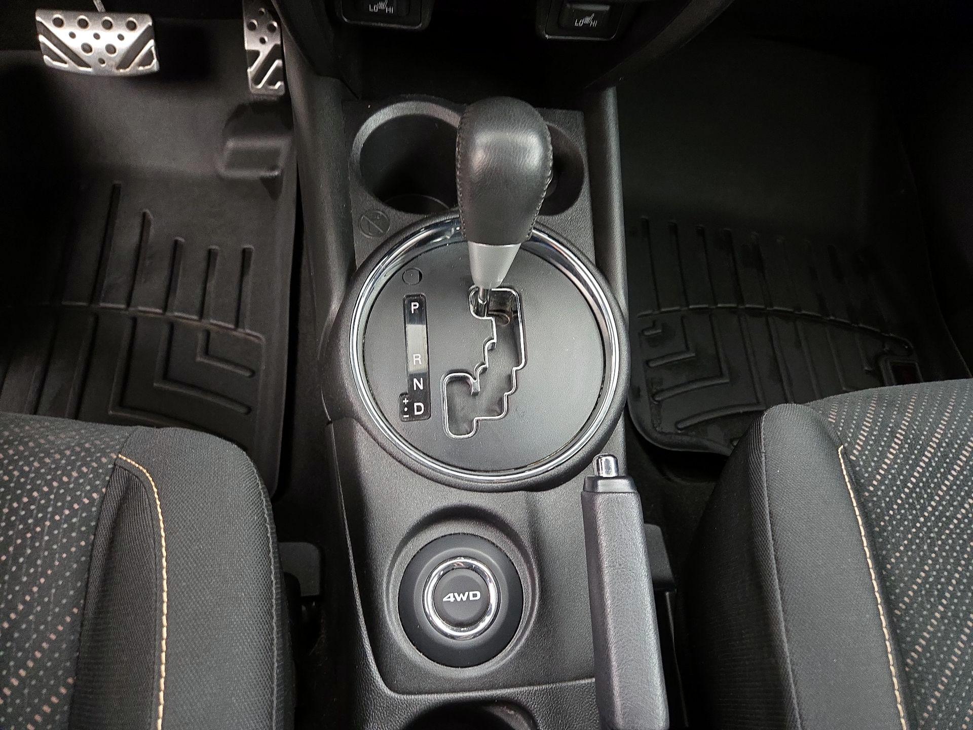 Thumbnail: 2015 Mitsubishi Outlander Sport - 18