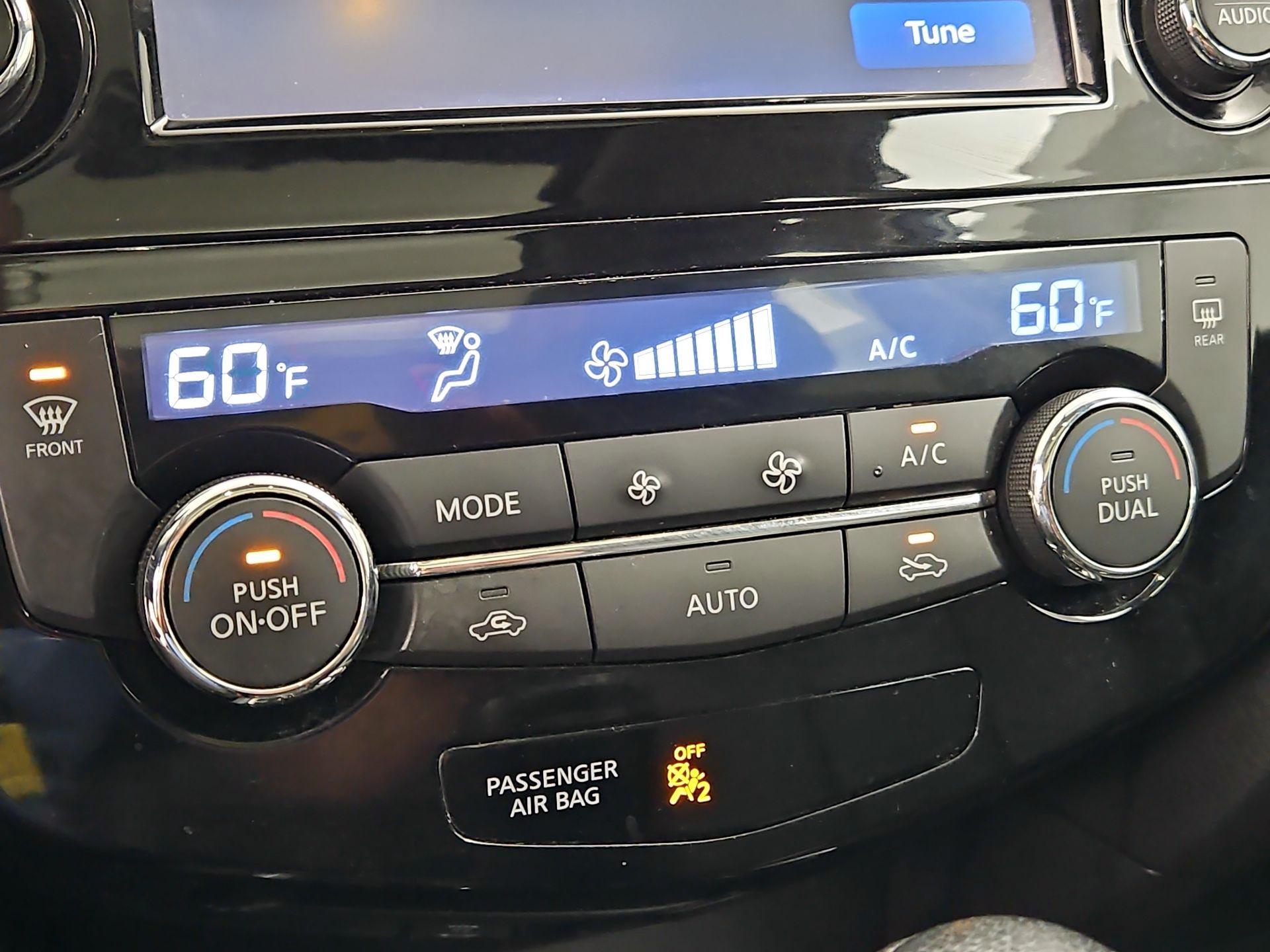 Thumbnail: 2016 Nissan Rogue - 17