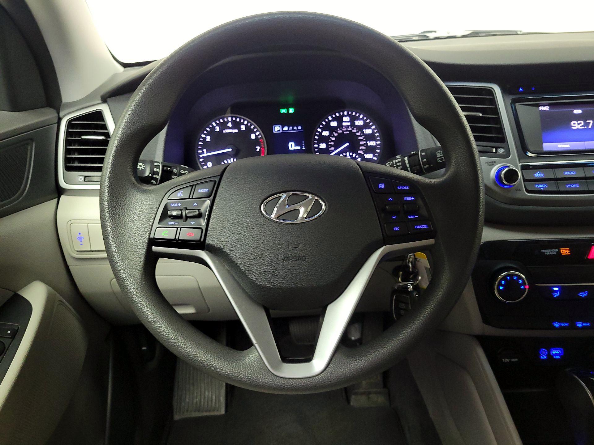 Thumbnail: 2016 Hyundai Tucson - 10