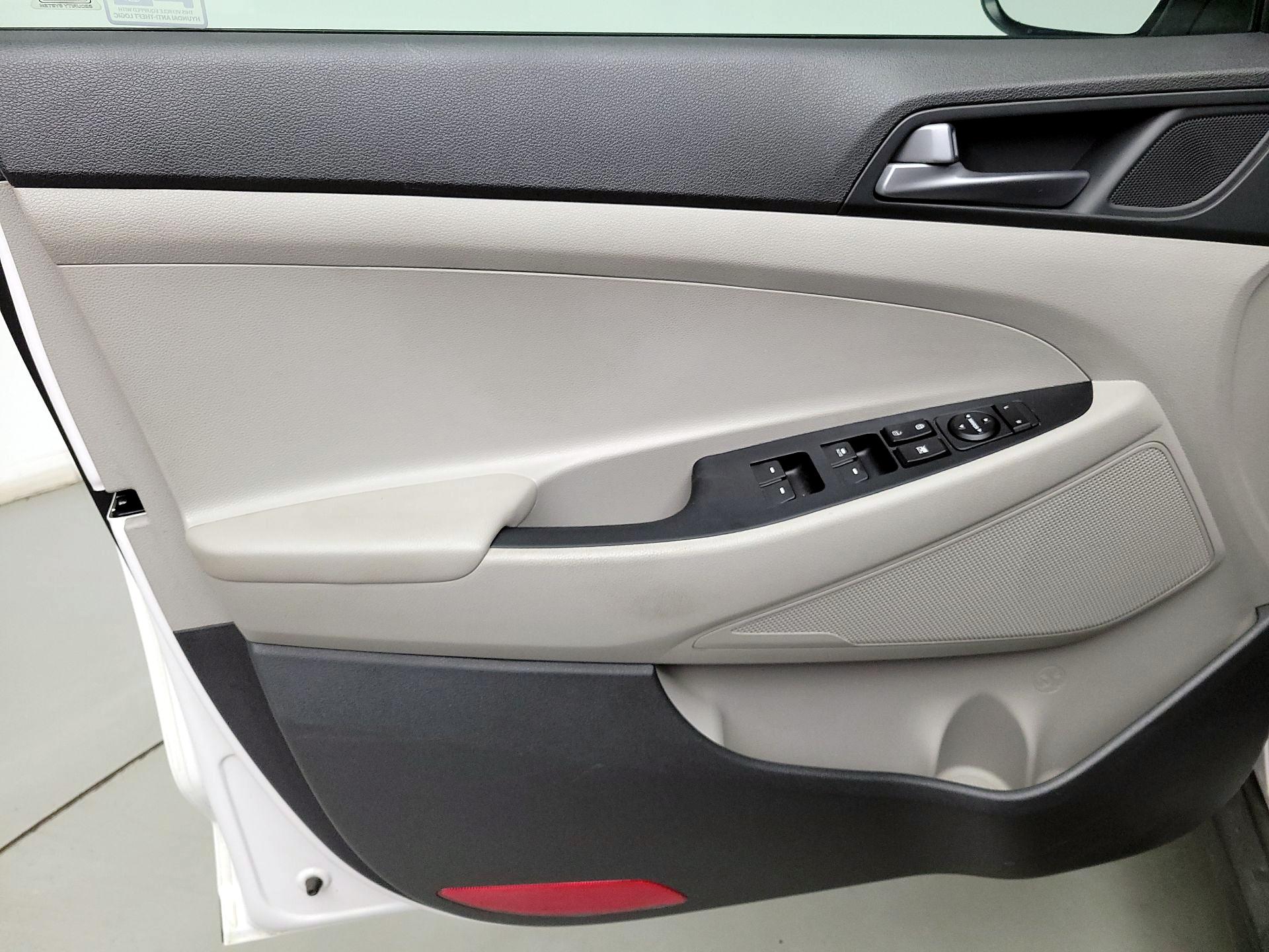 Thumbnail: 2016 Hyundai Tucson - 12