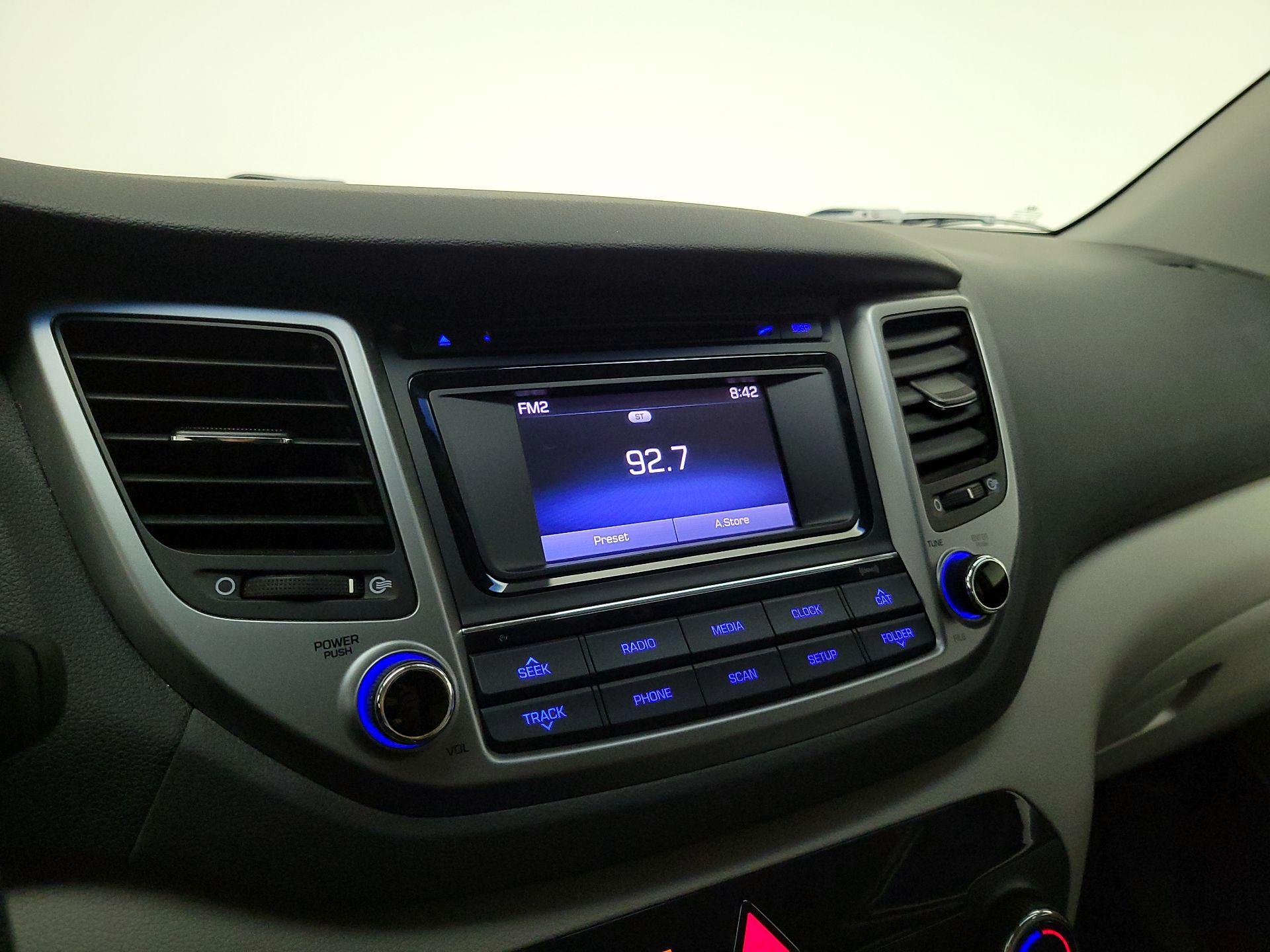 Thumbnail: 2016 Hyundai Tucson - 15