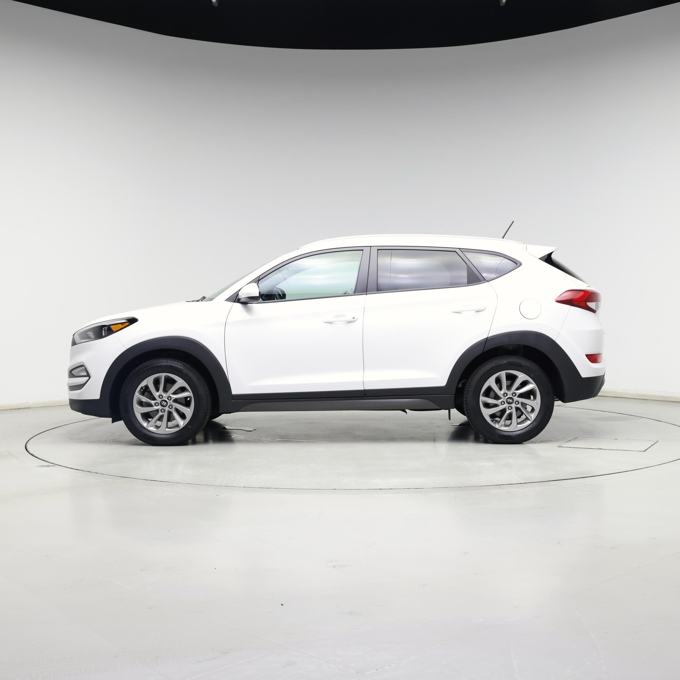 Thumbnail: 2016 Hyundai Tucson - 3