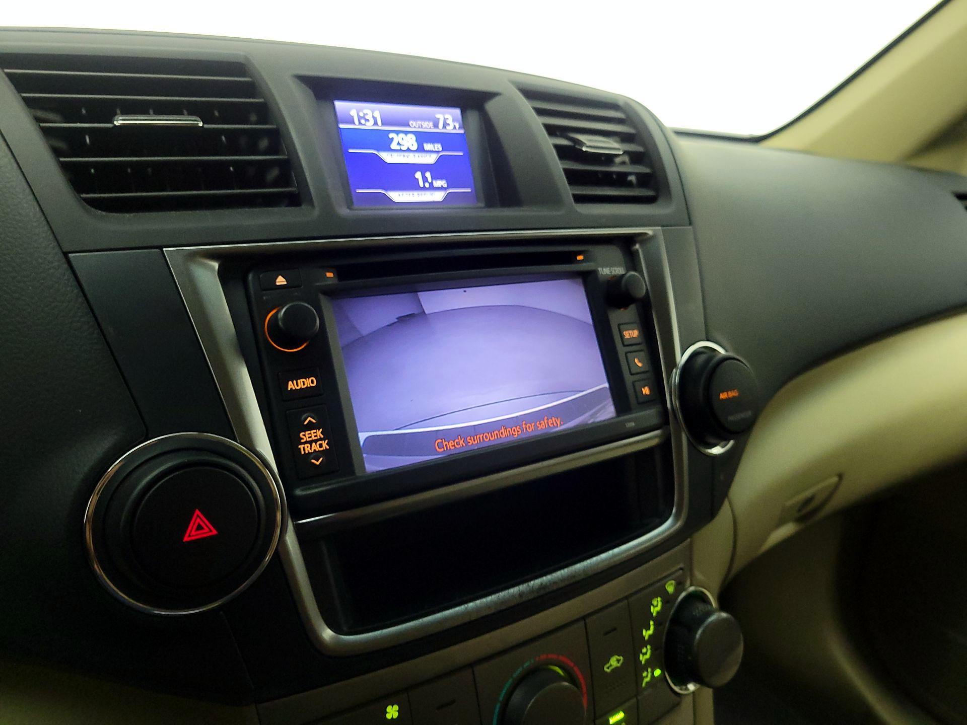Thumbnail: 2013 Toyota Highlander - 14