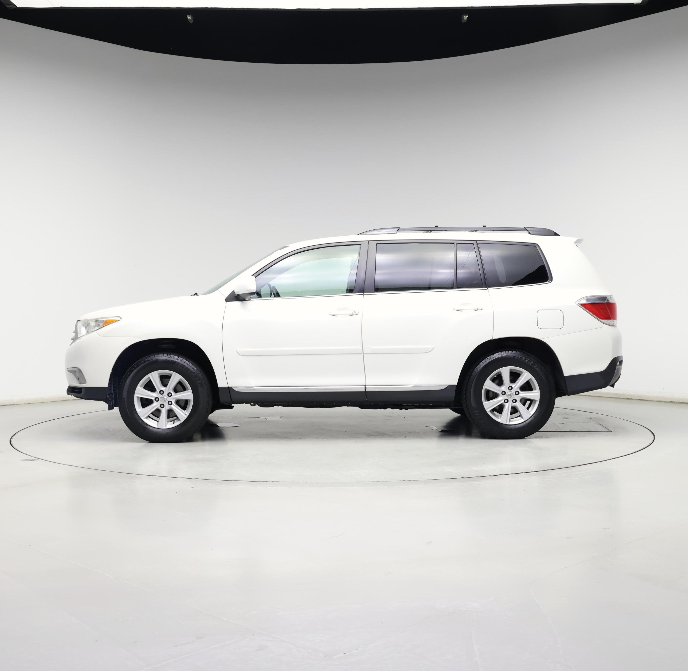 Thumbnail: 2013 Toyota Highlander - 3