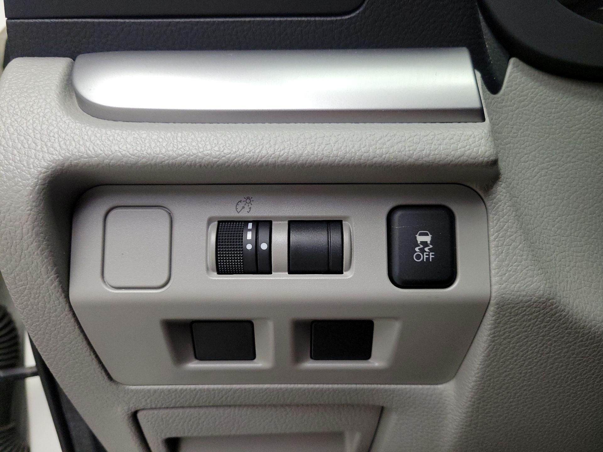 Thumbnail: 2017 Subaru Forester - 13