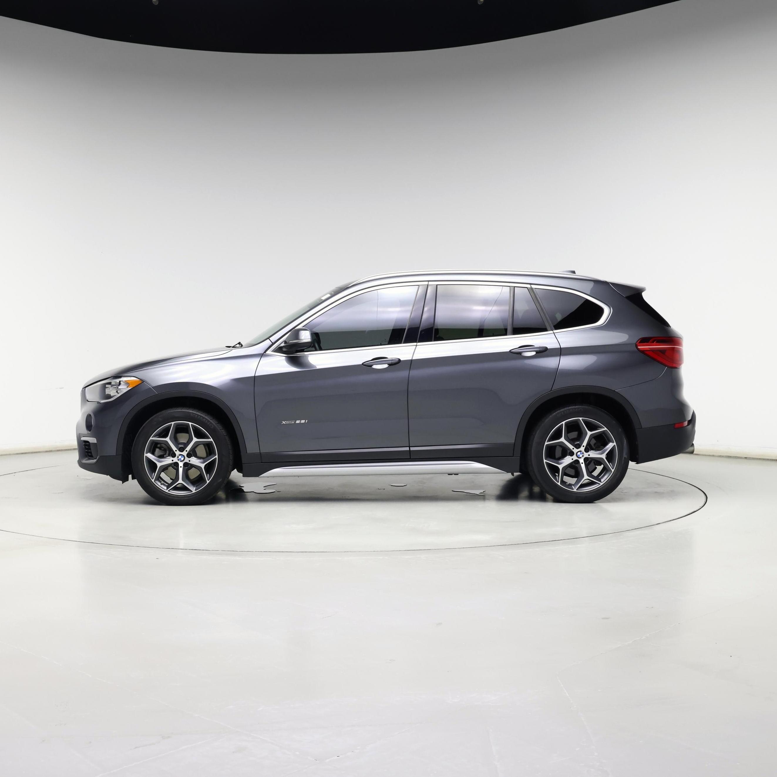 Thumbnail: 2018 BMW X1 - 3