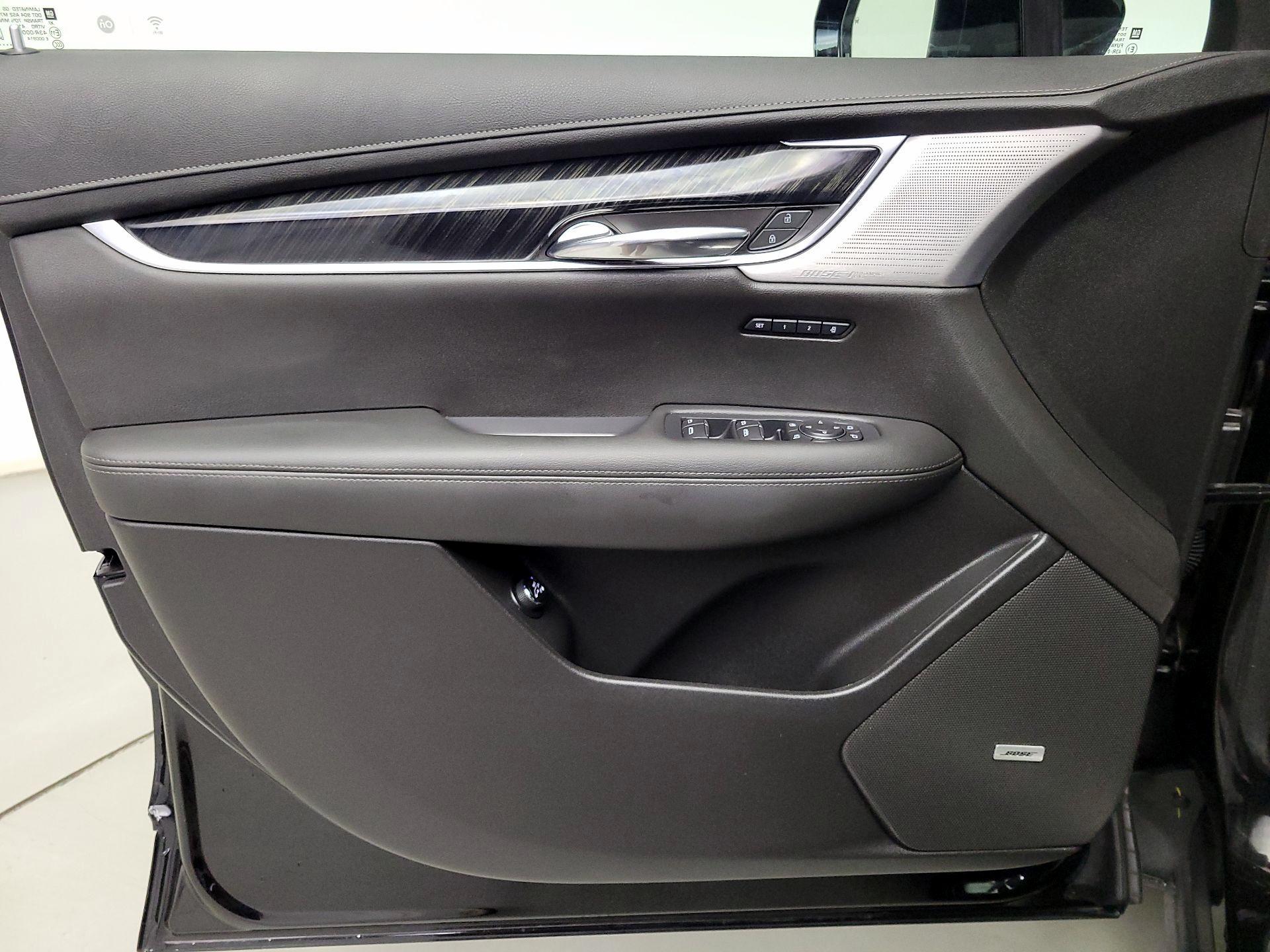 Thumbnail: 2020 Cadillac XT6 - 12
