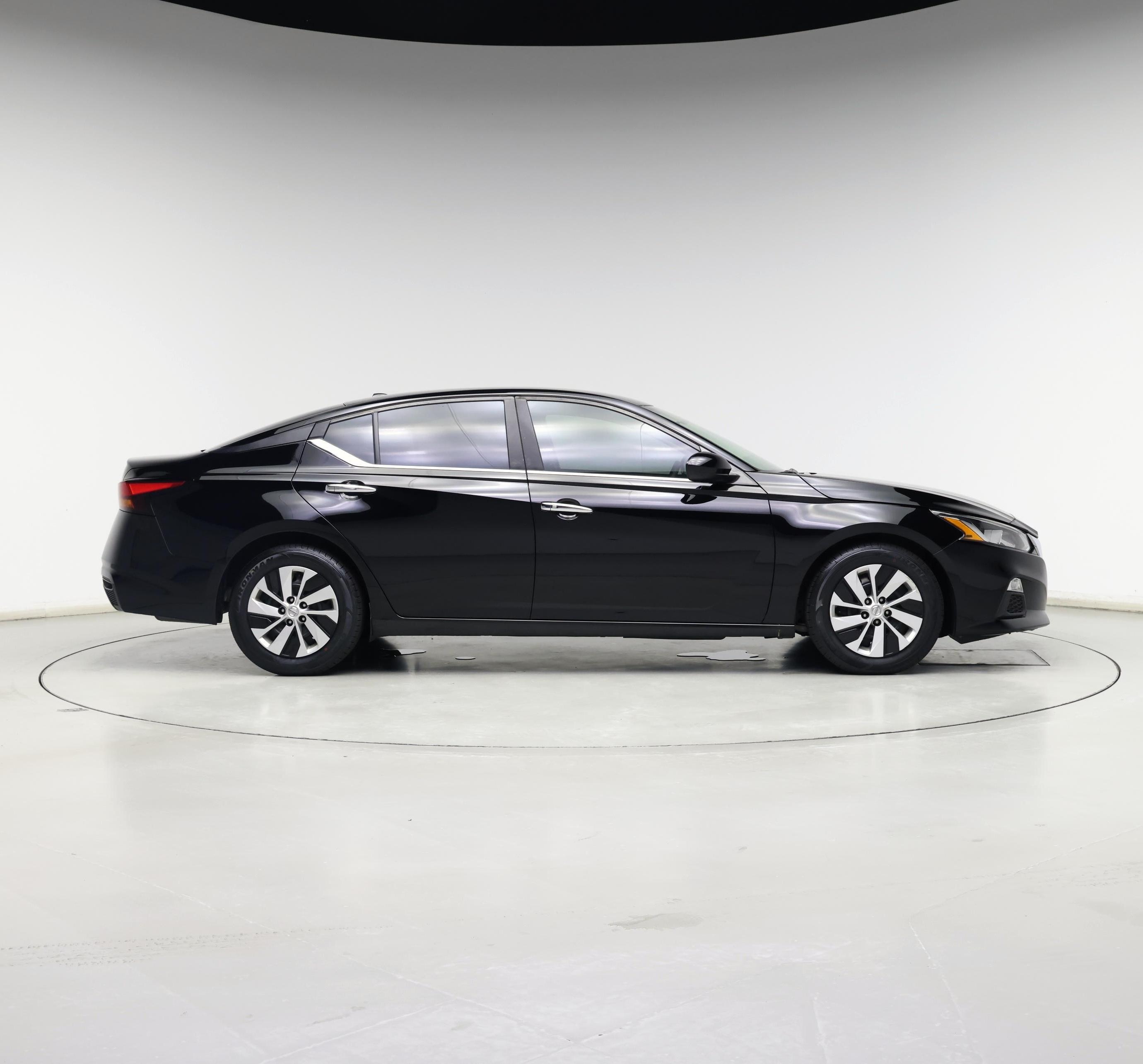 Thumbnail: 2020 Nissan Altima - 7