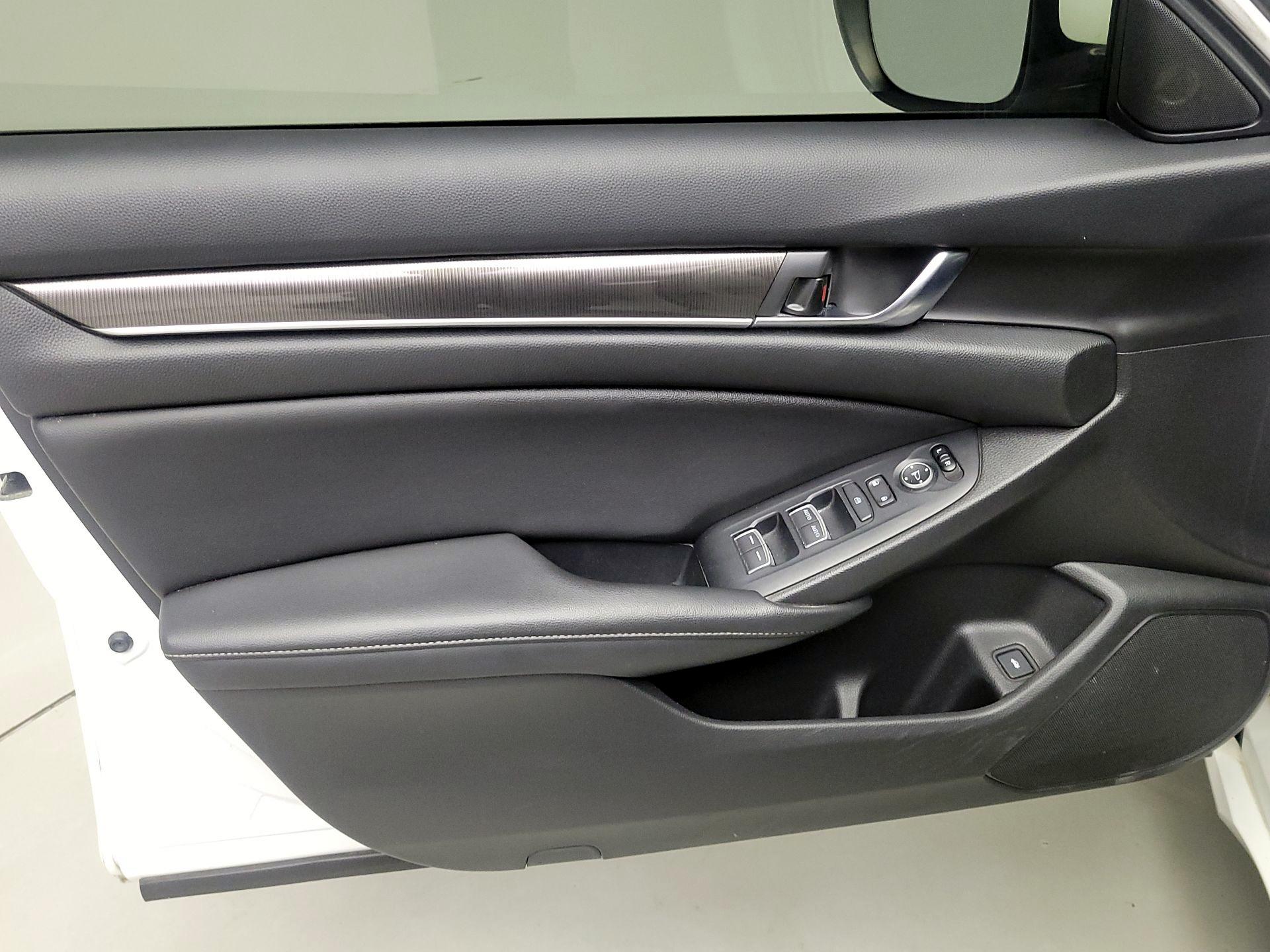 Thumbnail: 2019 Honda Accord - 12