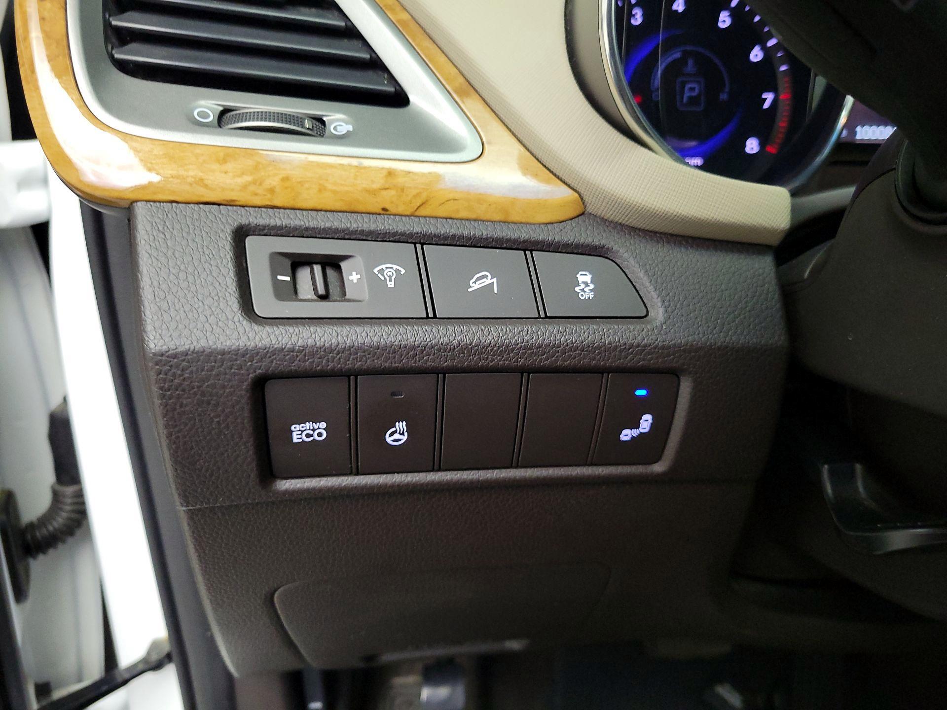 Thumbnail: 2015 Hyundai Santa Fe - 13