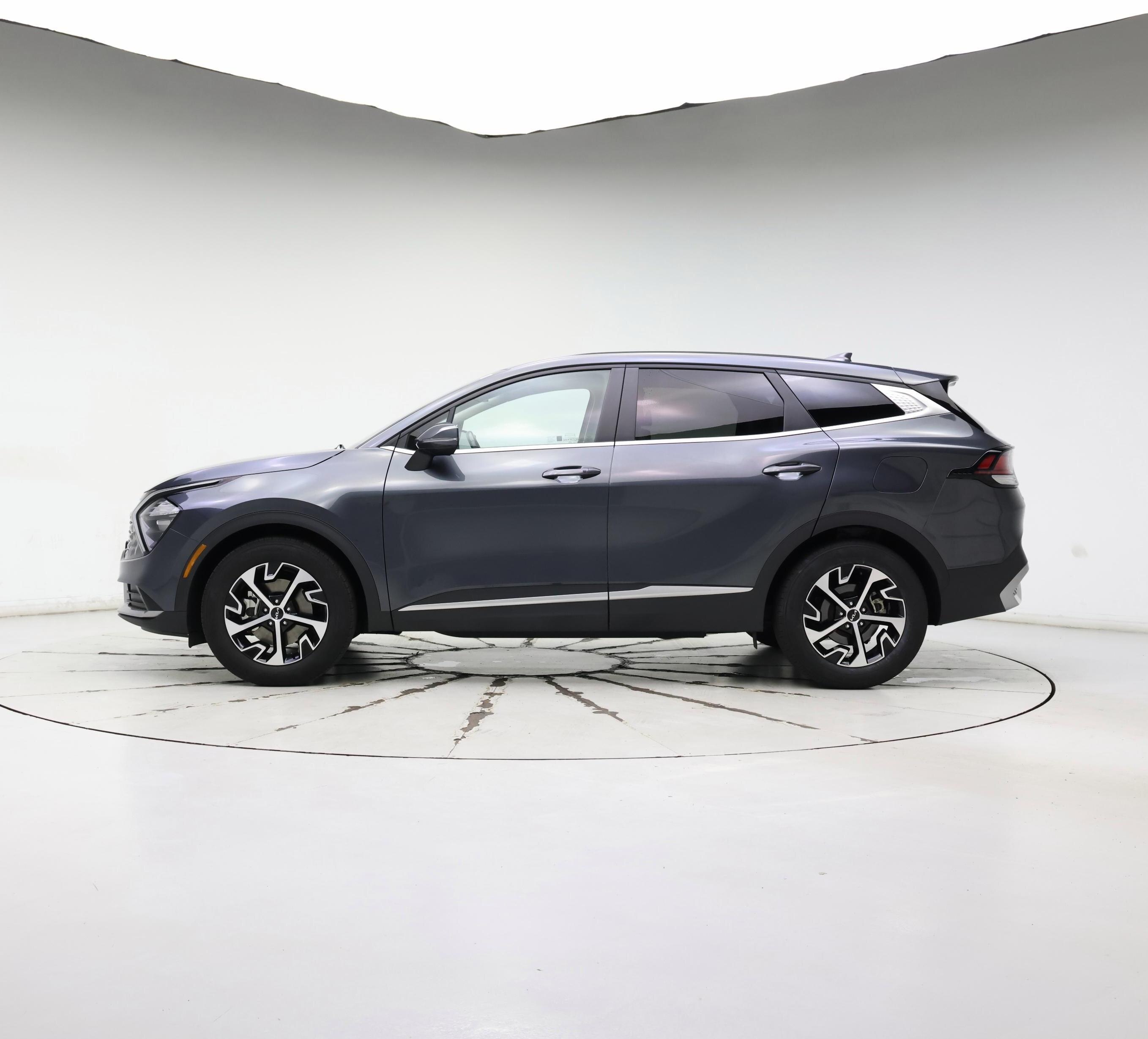 Thumbnail: 2023 Kia Sportage - 3