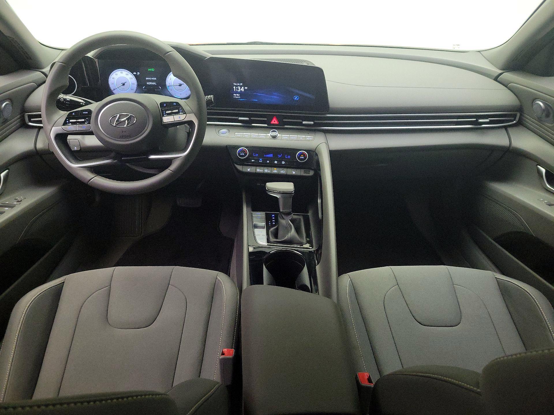 Thumbnail: 2023 Hyundai Elantra - 9