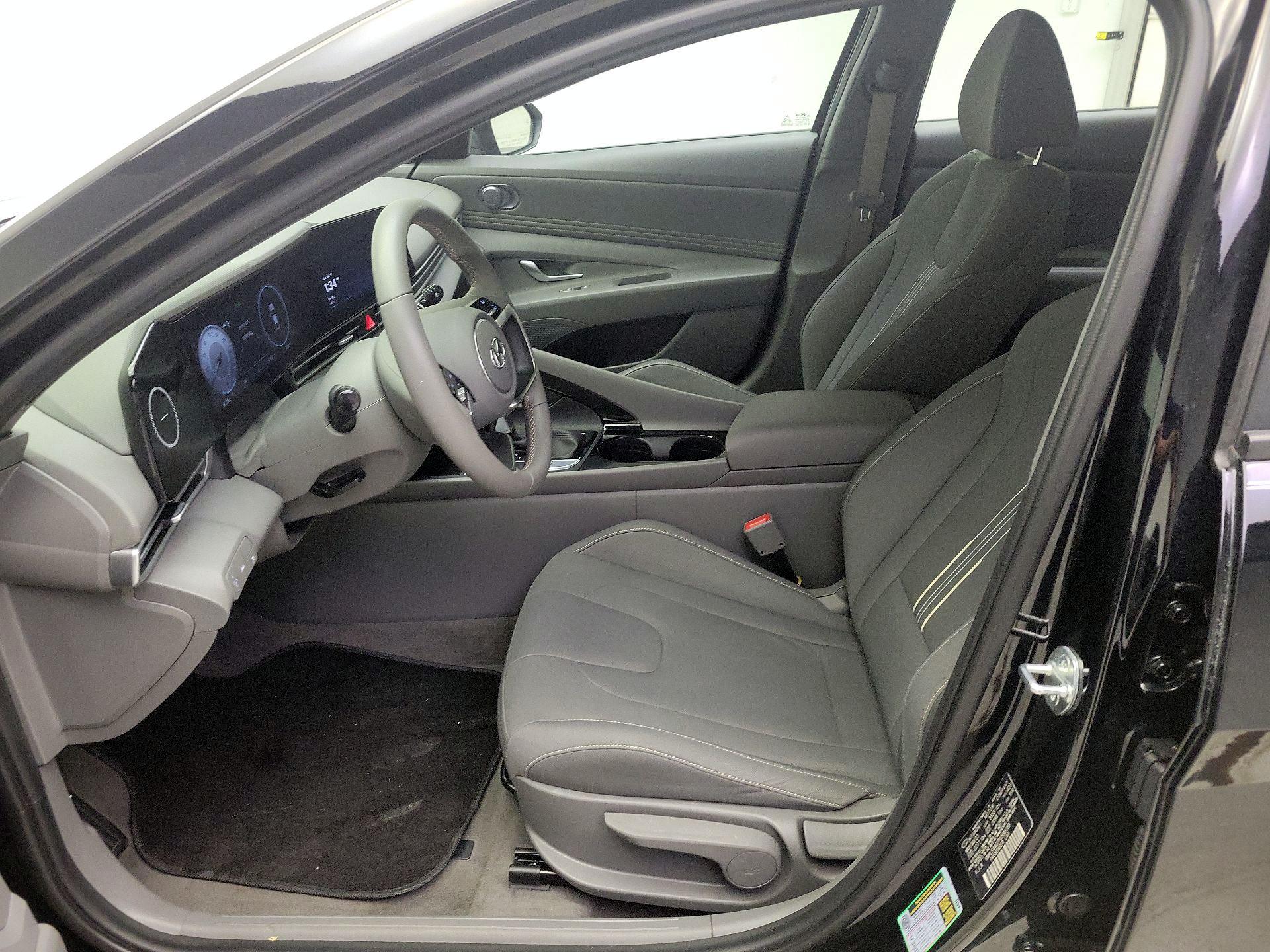 Thumbnail: 2023 Hyundai Elantra - 11