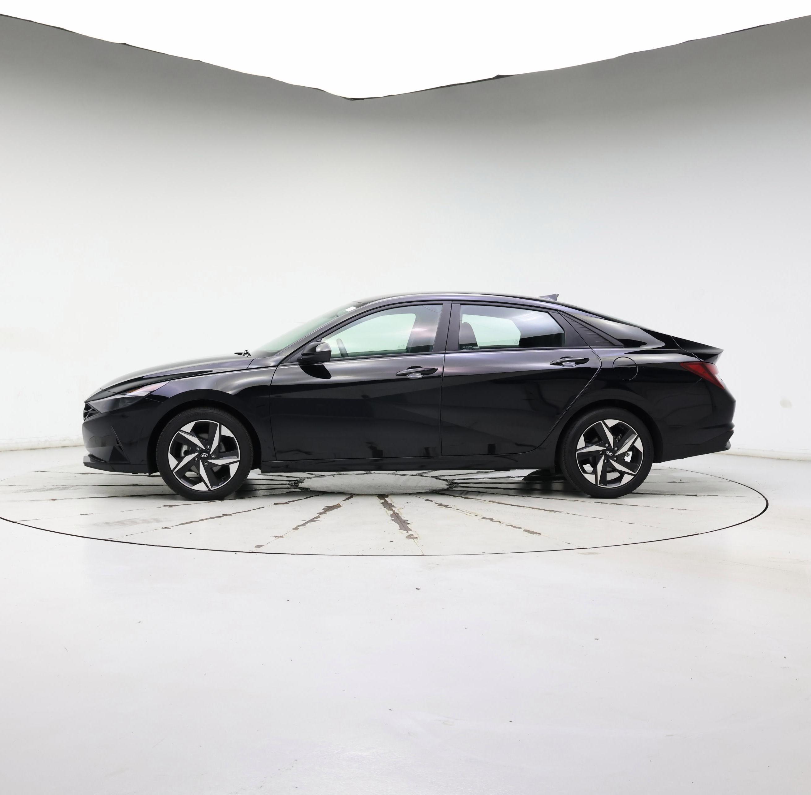 Thumbnail: 2023 Hyundai Elantra - 3