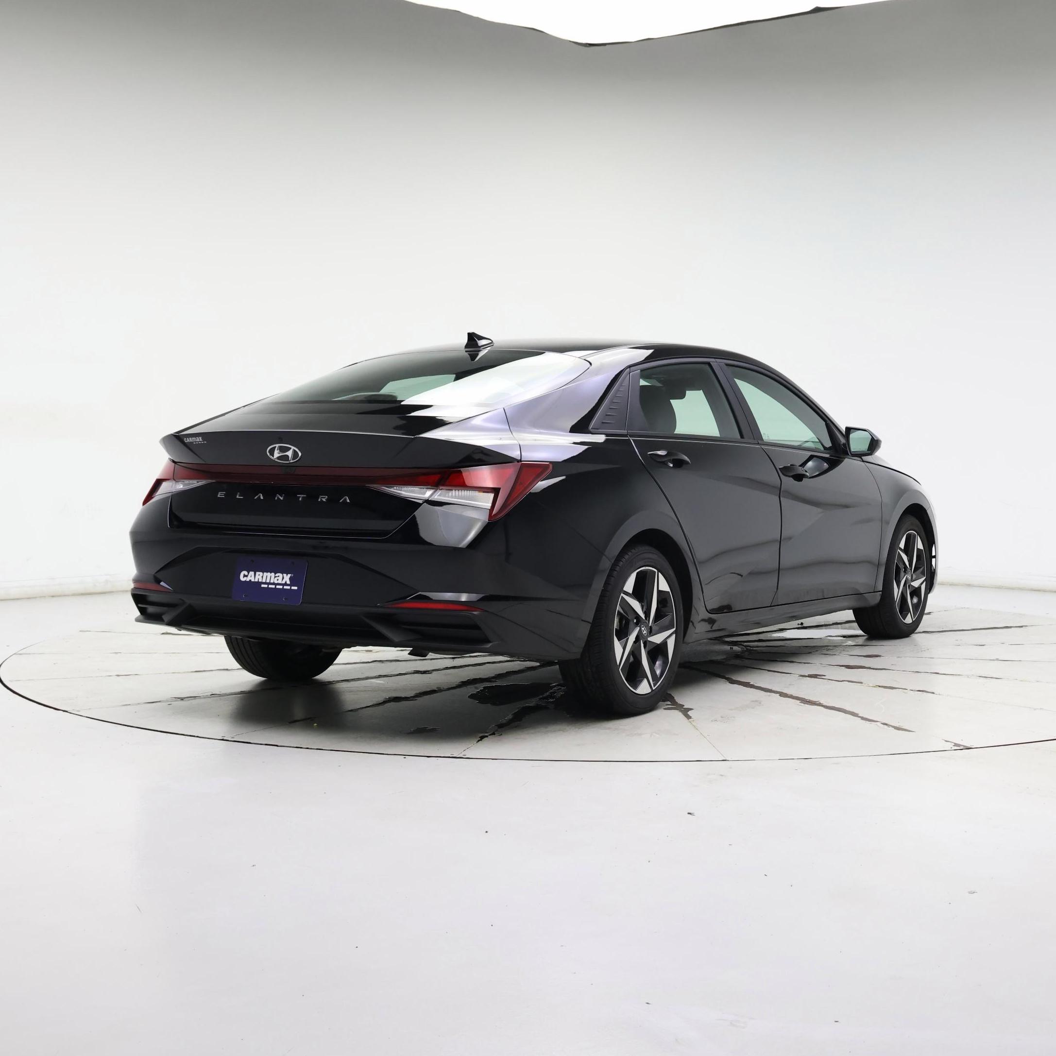 Thumbnail: 2023 Hyundai Elantra - 8