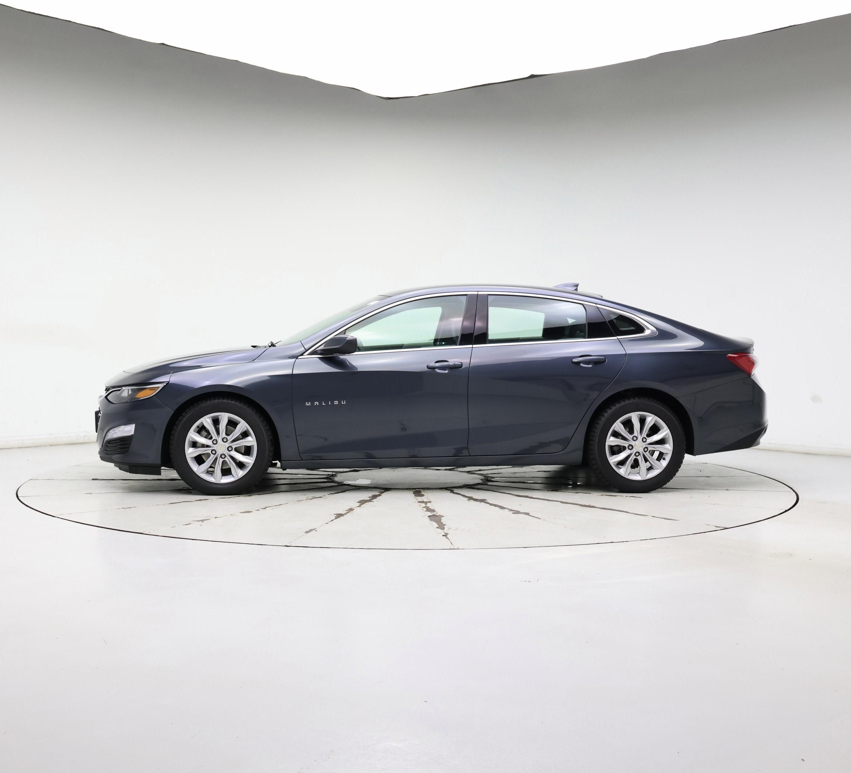 Thumbnail: 2021 Chevrolet Malibu - 3