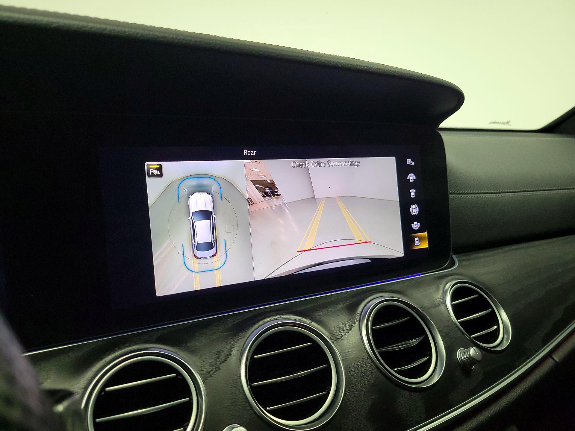 Thumbnail: 2021 Mercedes-Benz E-Class - 15