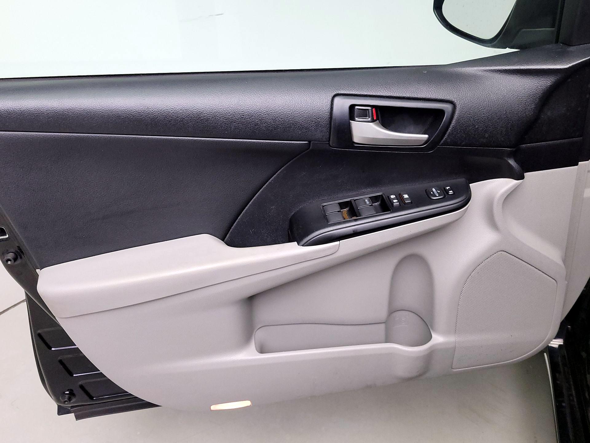 Thumbnail: 2014 Toyota Camry - 12