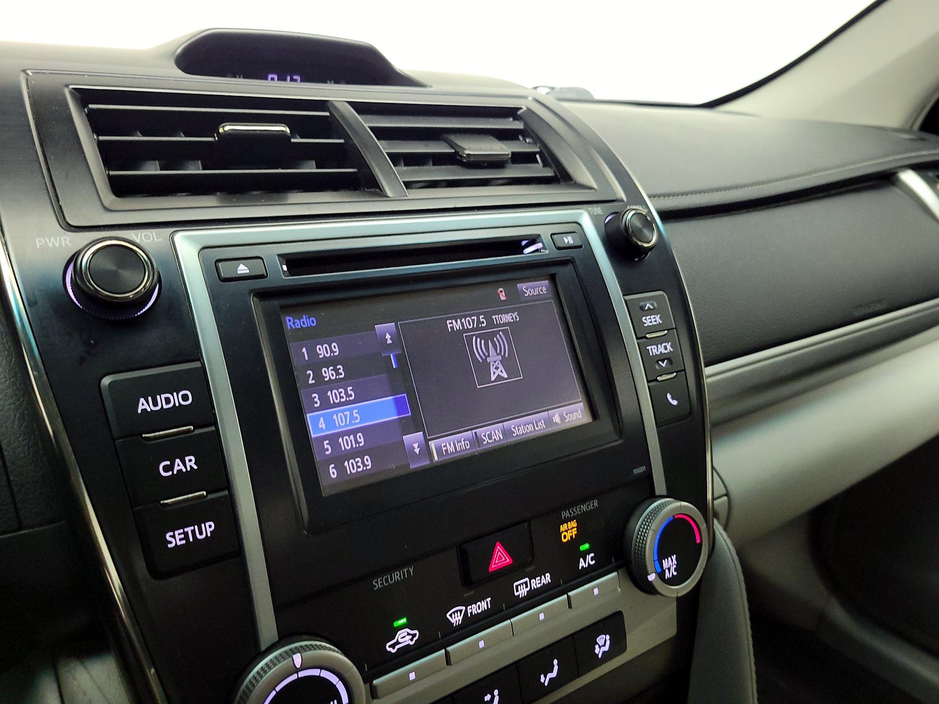 Thumbnail: 2014 Toyota Camry - 15