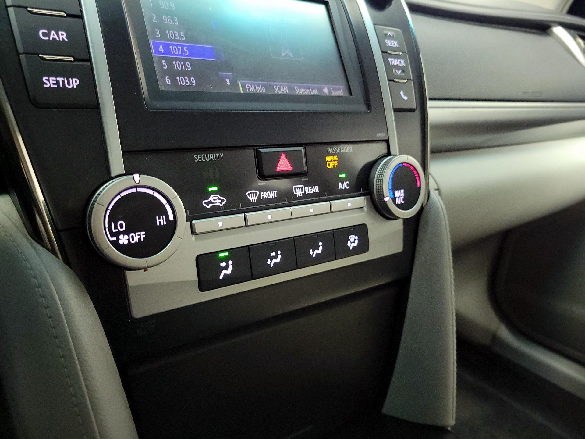 Thumbnail: 2014 Toyota Camry - 16