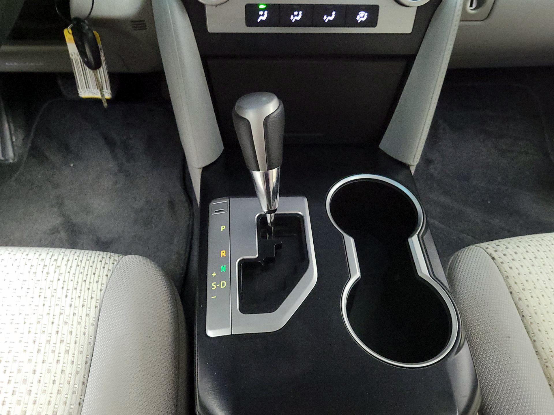 Thumbnail: 2014 Toyota Camry - 17