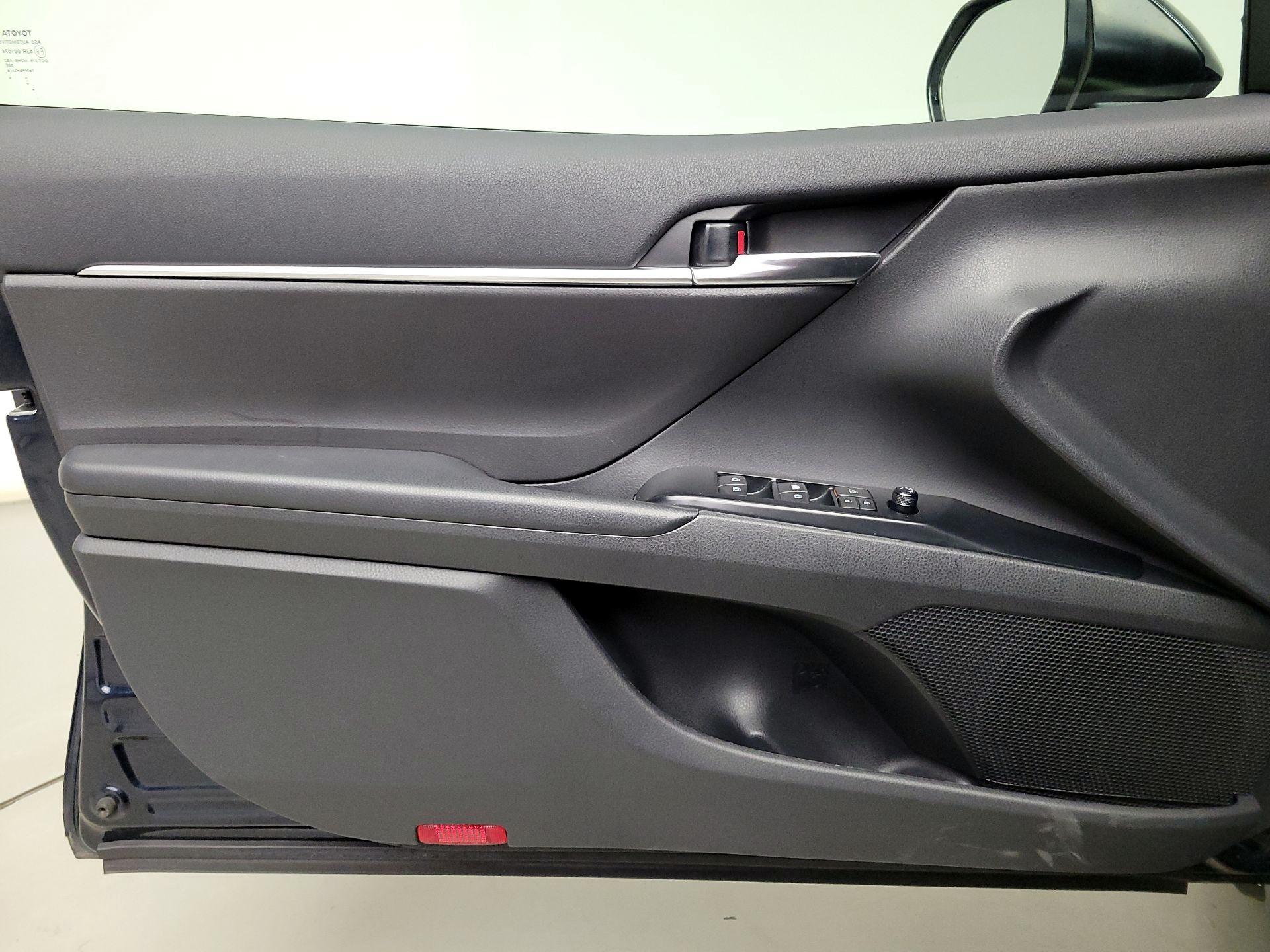 Thumbnail: 2020 Toyota Camry - 12