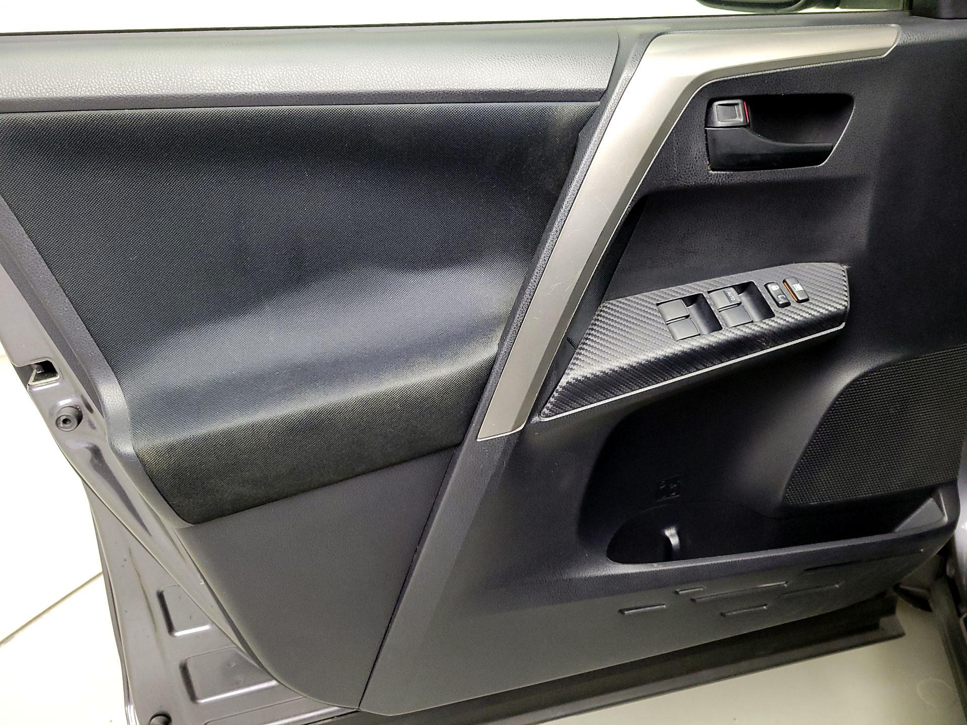 Thumbnail: 2014 Toyota RAV4 - 12