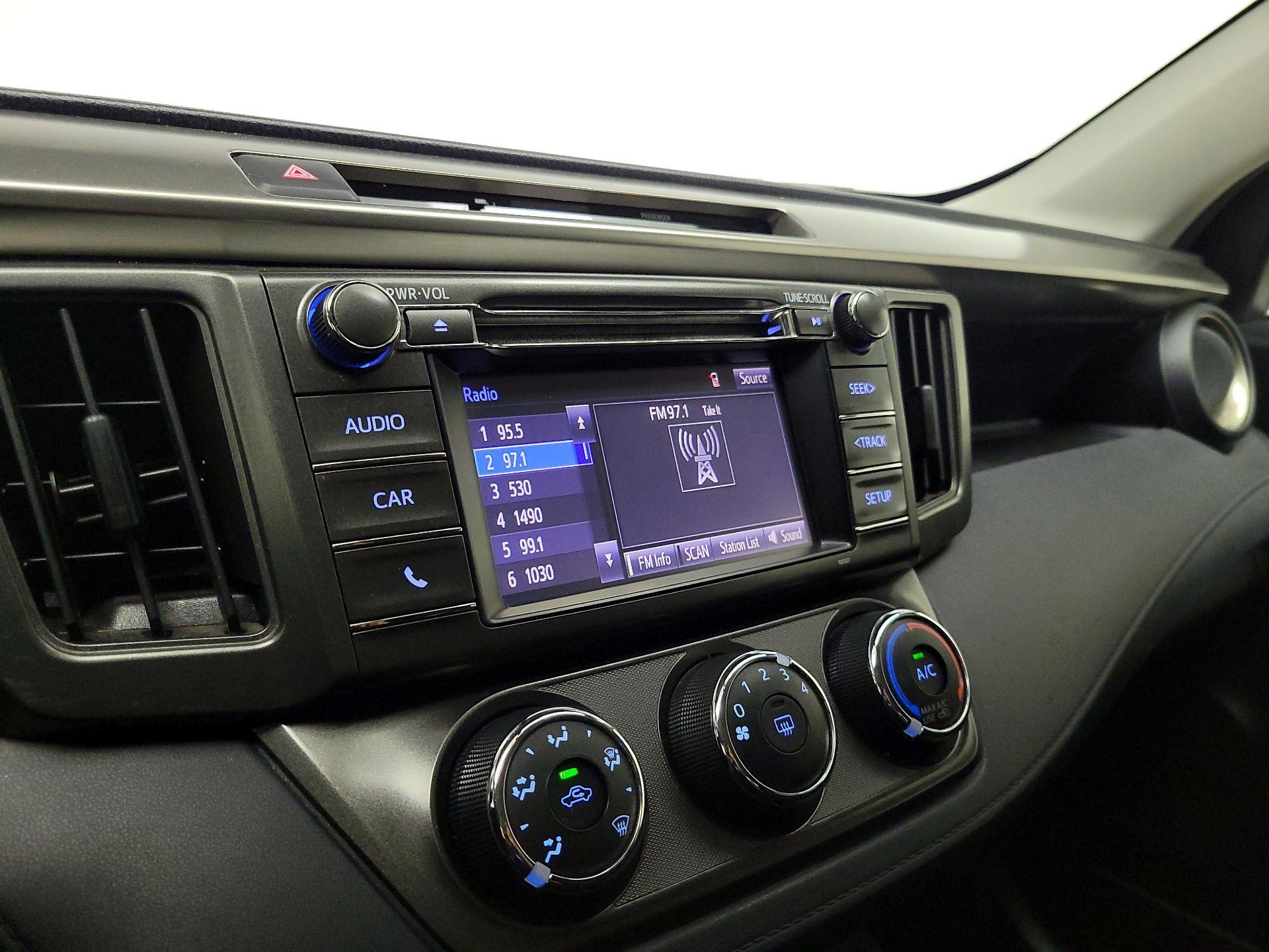 Thumbnail: 2014 Toyota RAV4 - 15