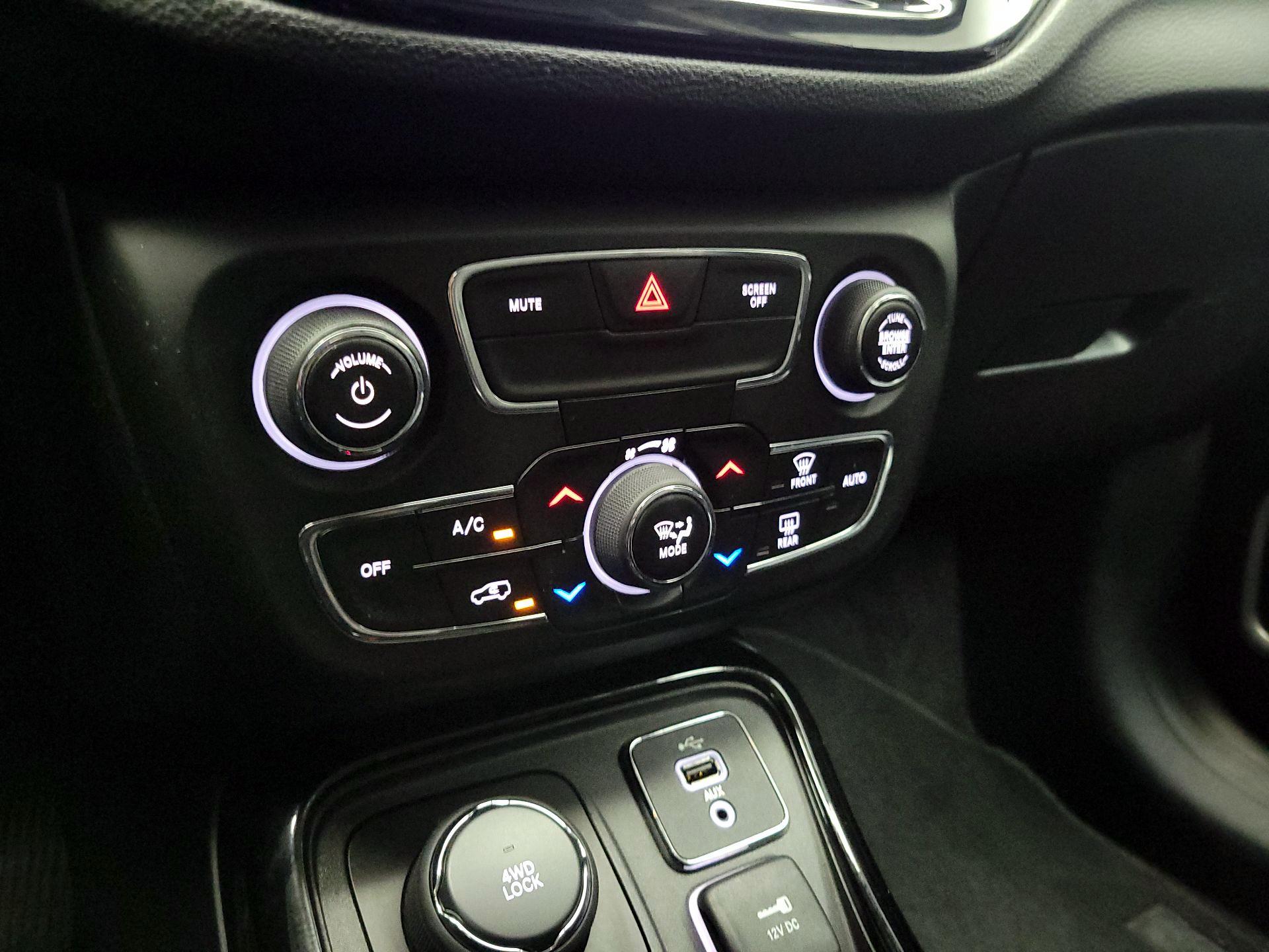 Thumbnail: 2018 Jeep Compass - 16