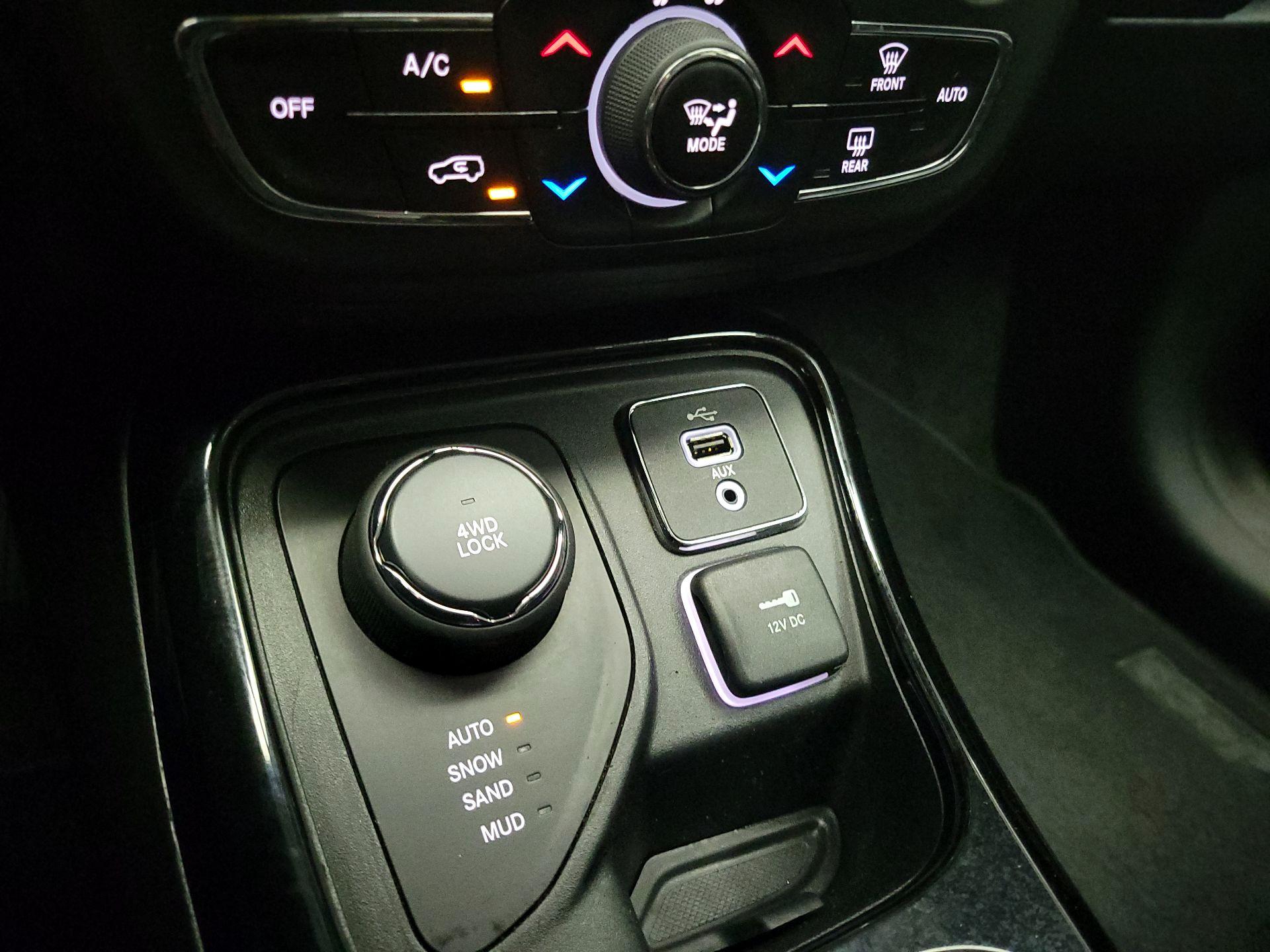 Thumbnail: 2018 Jeep Compass - 18
