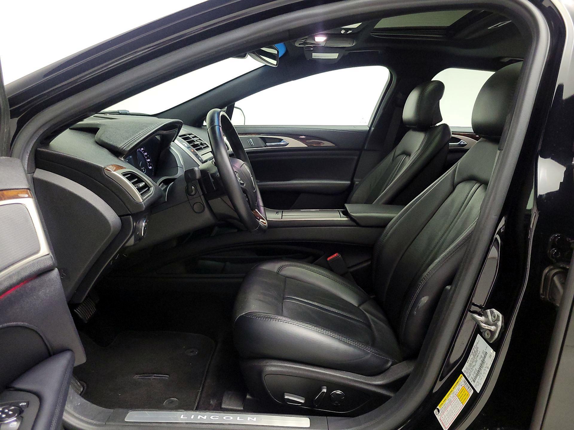 Thumbnail: 2017 Lincoln MKZ - 11