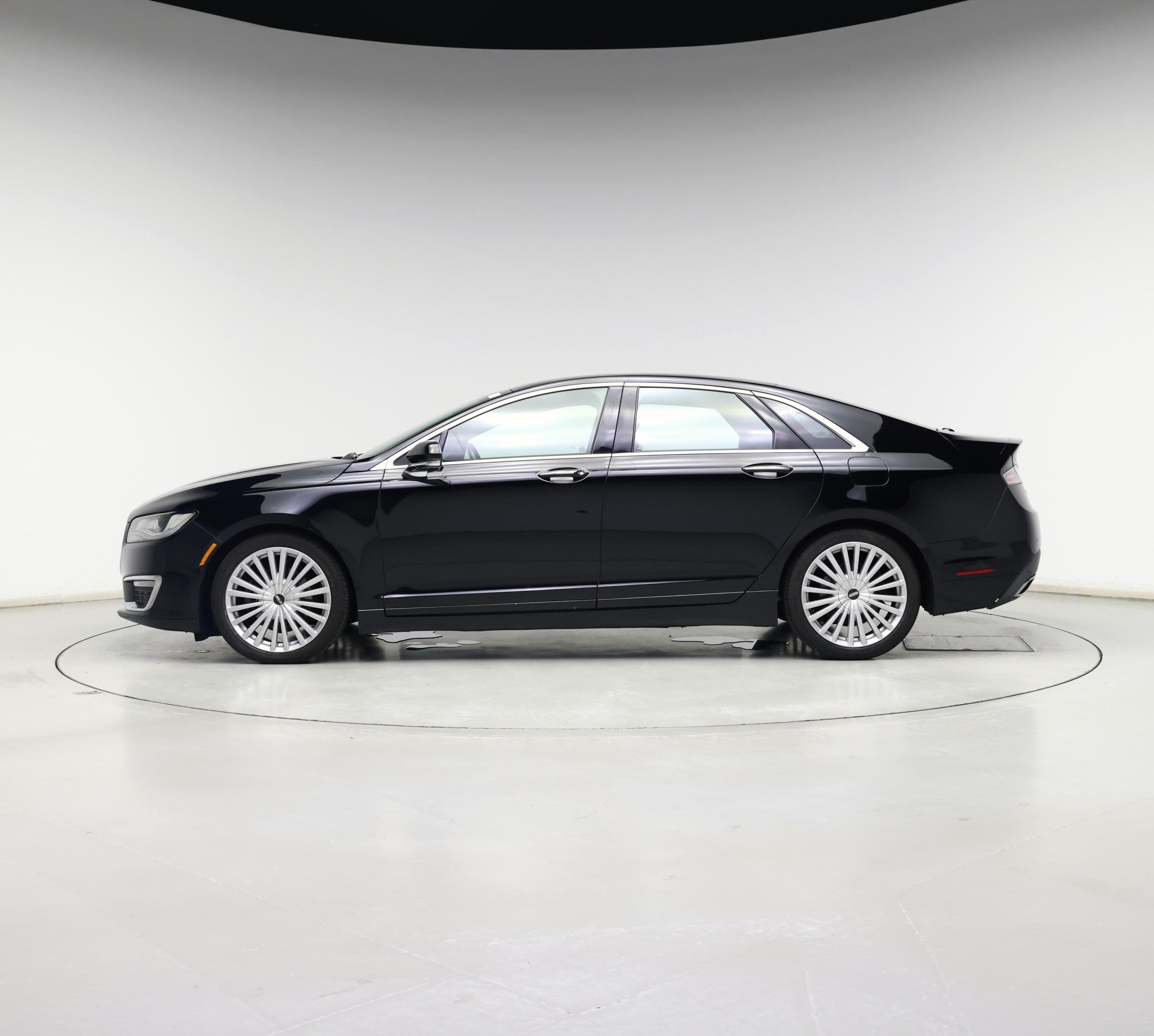 Thumbnail: 2017 Lincoln MKZ - 3