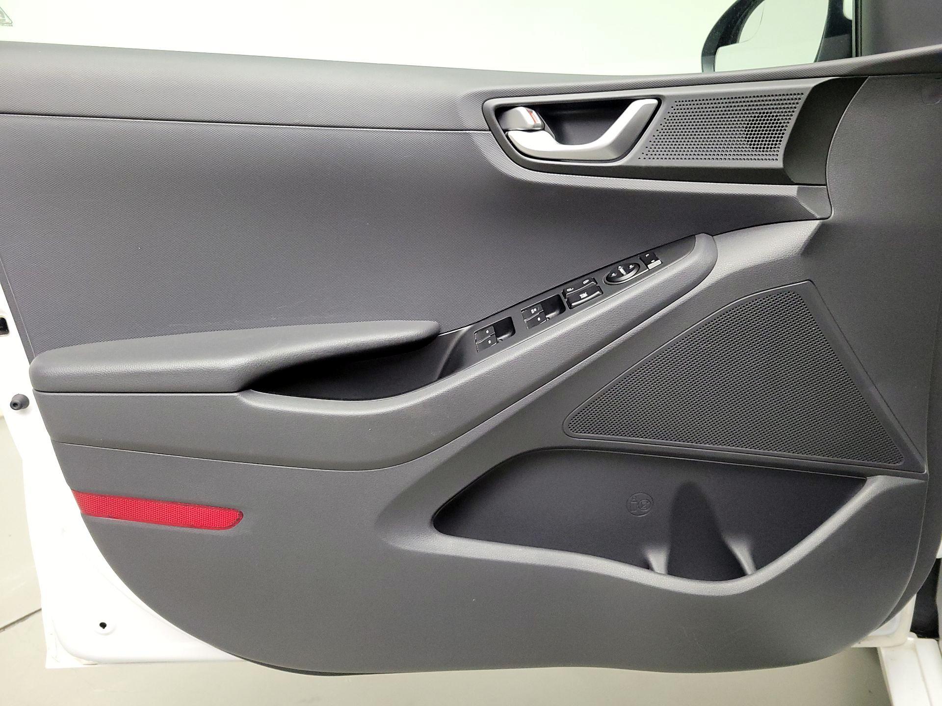 Thumbnail: 2017 Hyundai Ioniq - 12