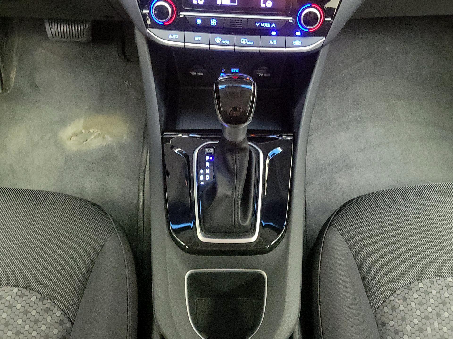 Thumbnail: 2017 Hyundai Ioniq - 17