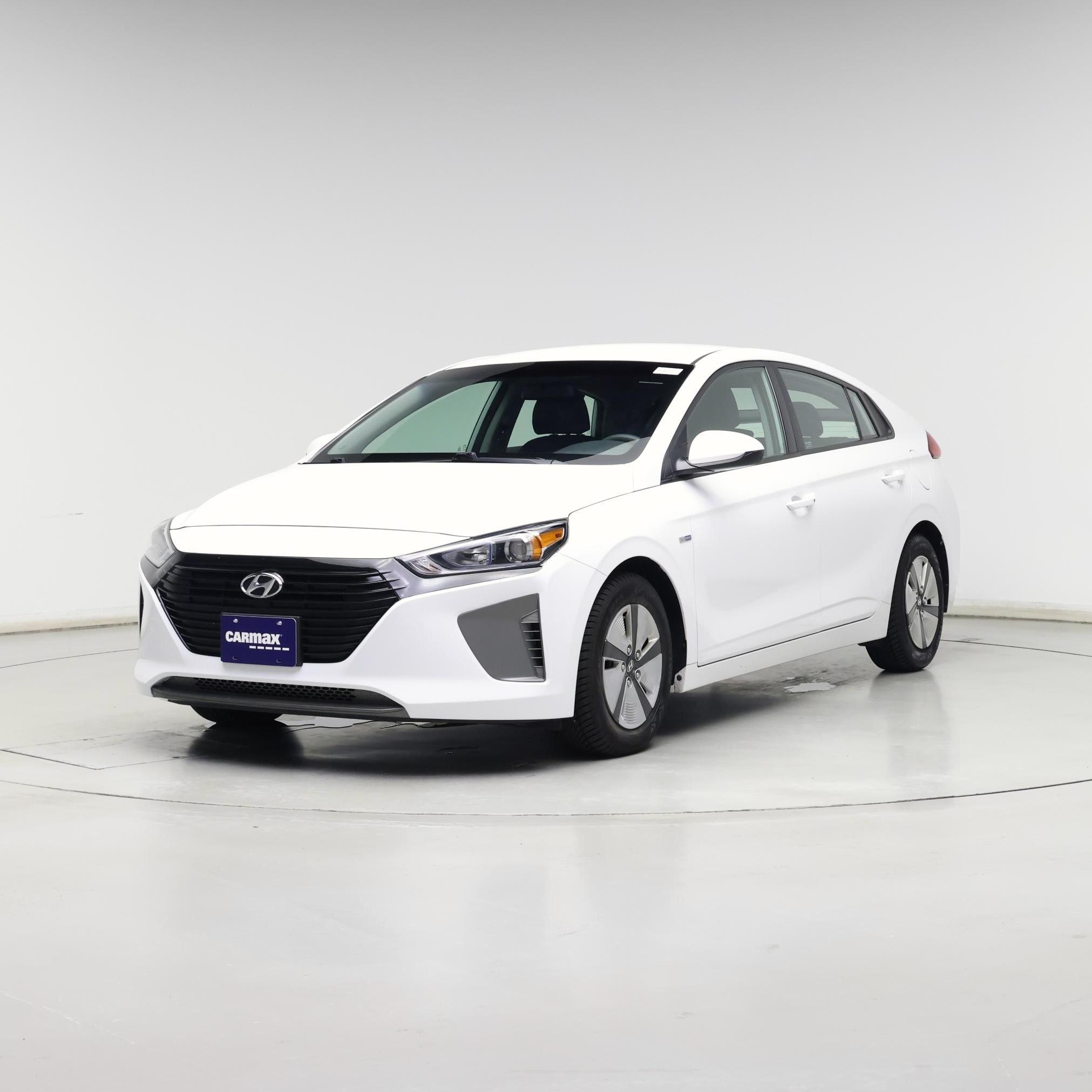 Thumbnail: 2017 Hyundai Ioniq - 4