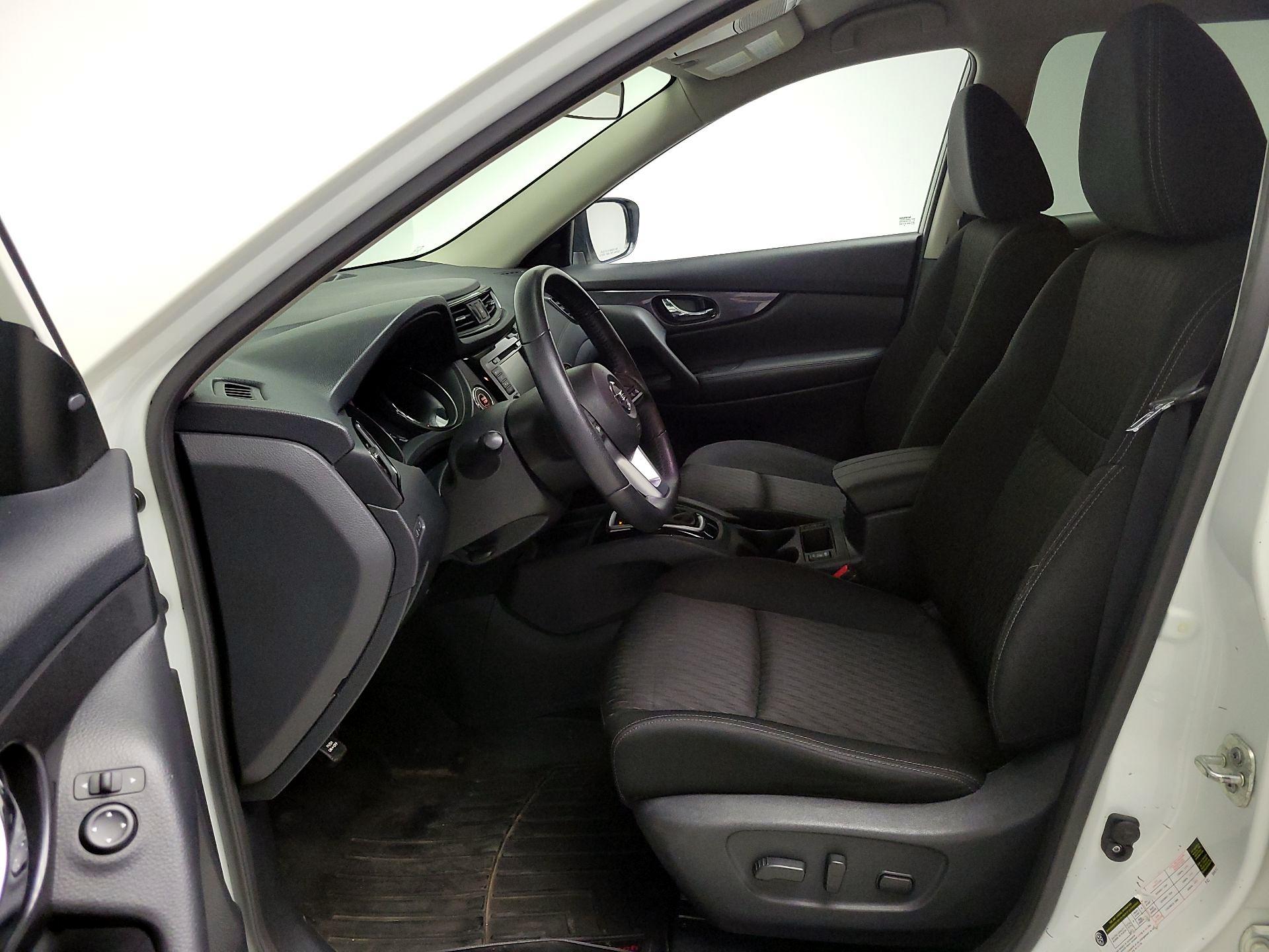 Thumbnail: 2019 Nissan Rogue - 11