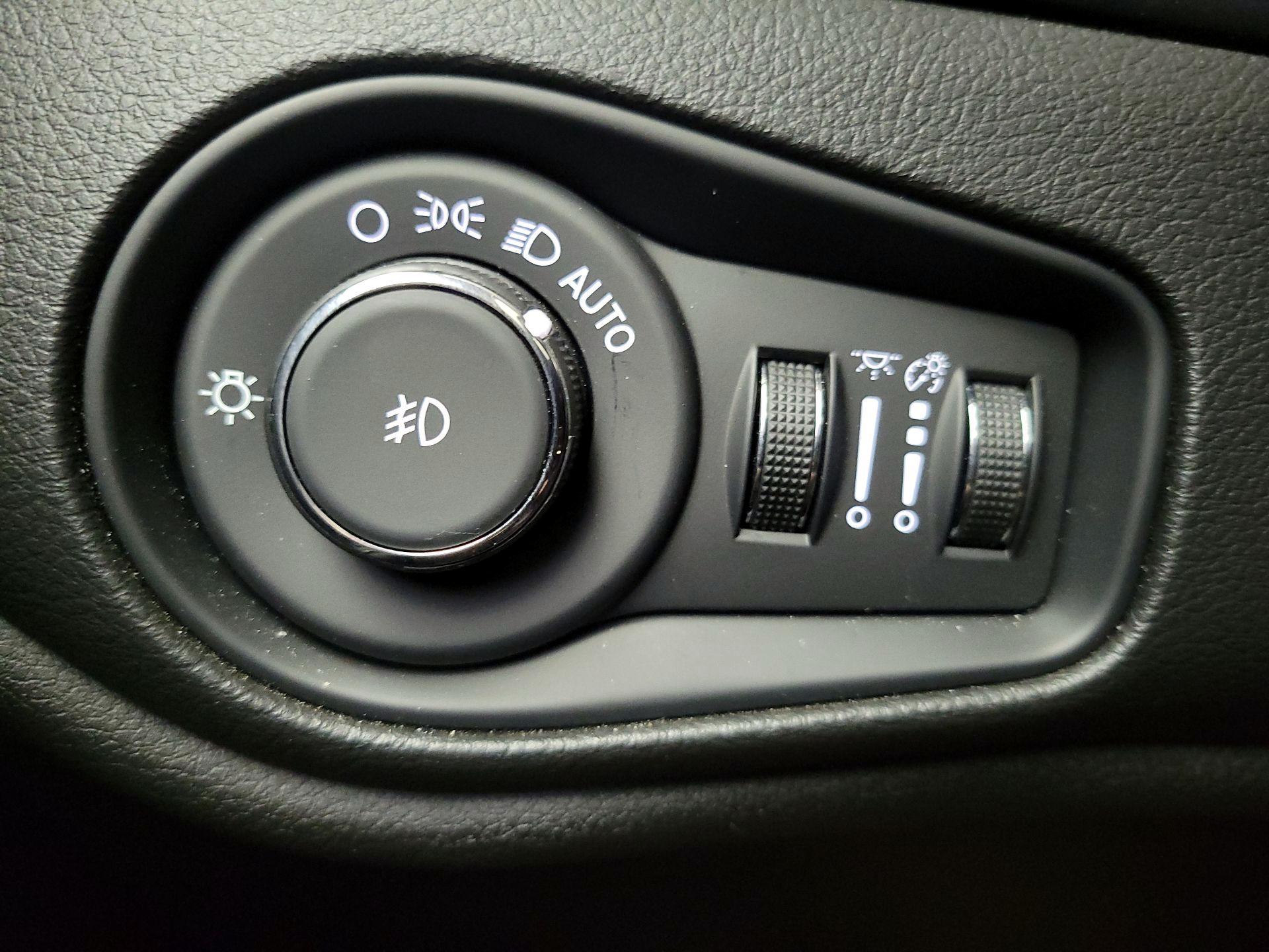 Thumbnail: 2023 Jeep Renegade - 13