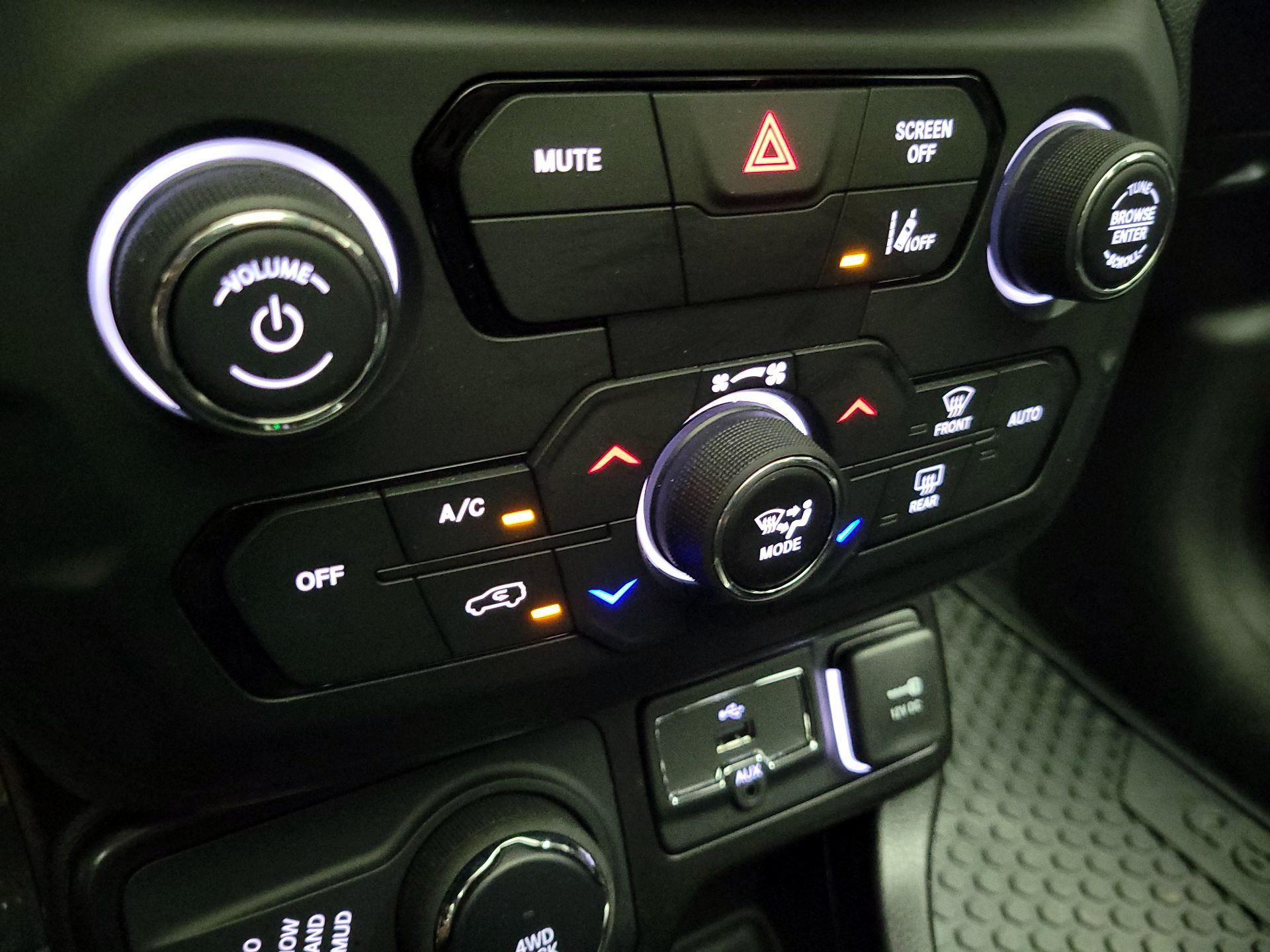 Thumbnail: 2023 Jeep Renegade - 17