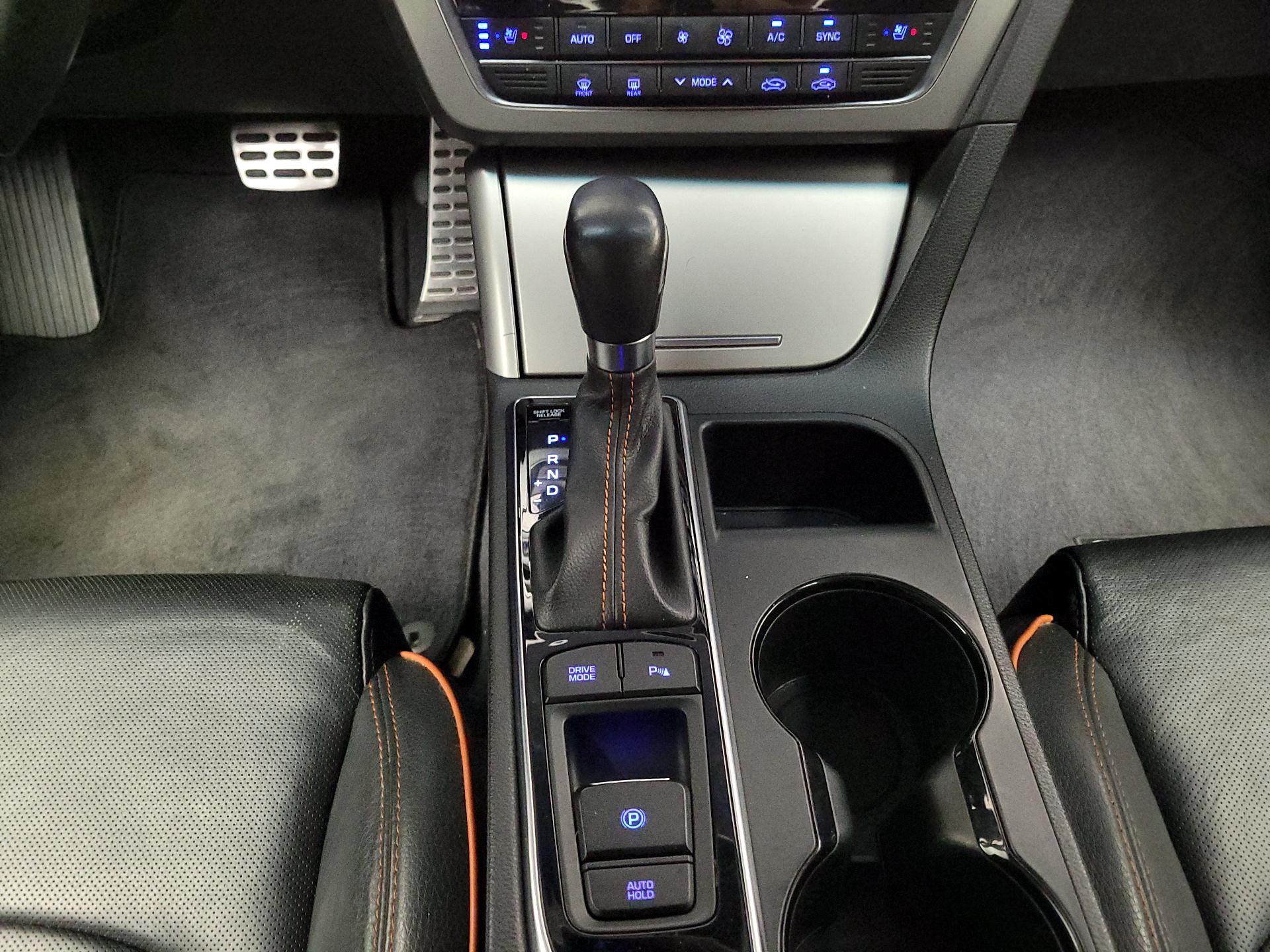 Thumbnail: 2015 Hyundai Sonata - 18