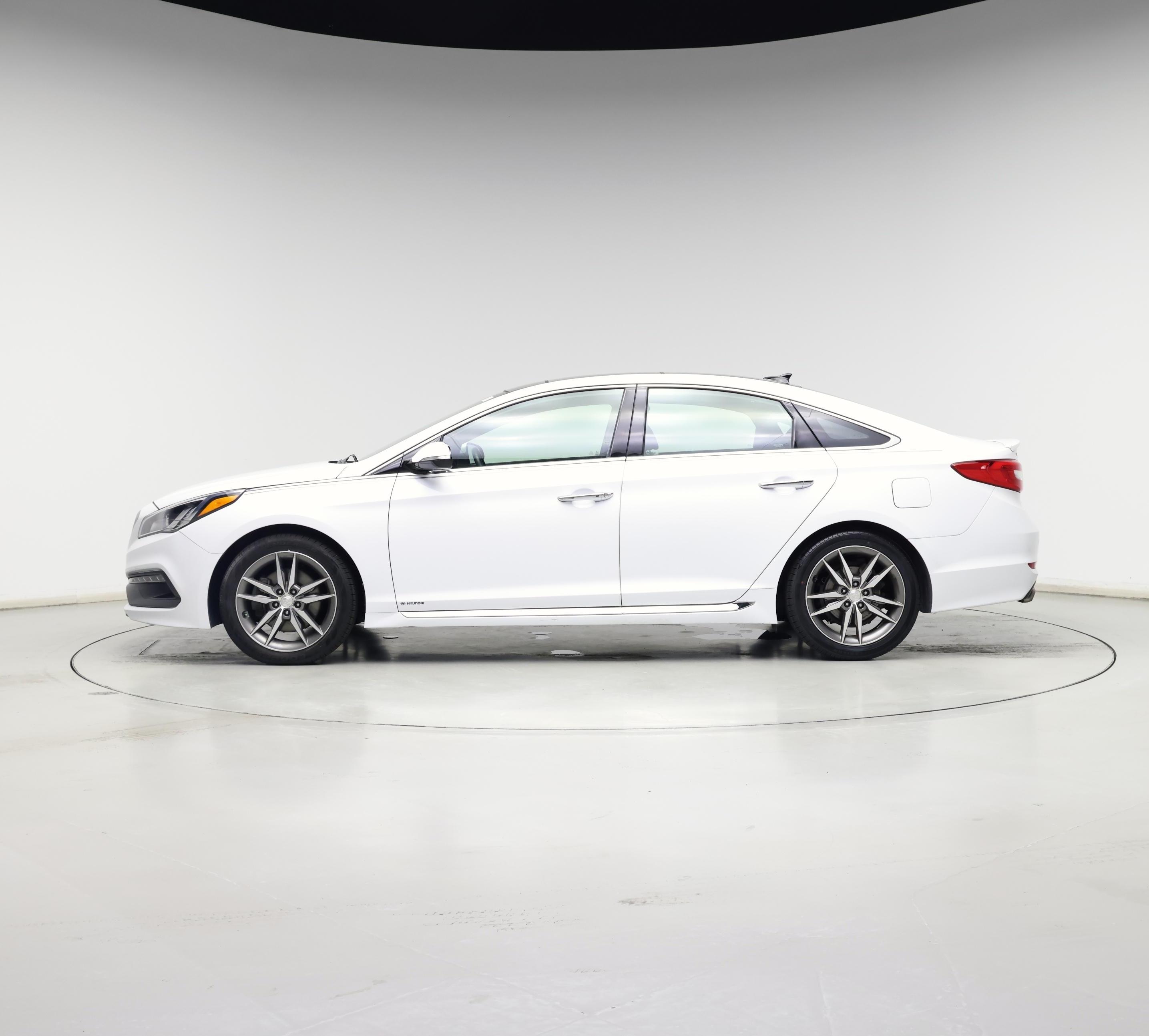 Thumbnail: 2015 Hyundai Sonata - 3