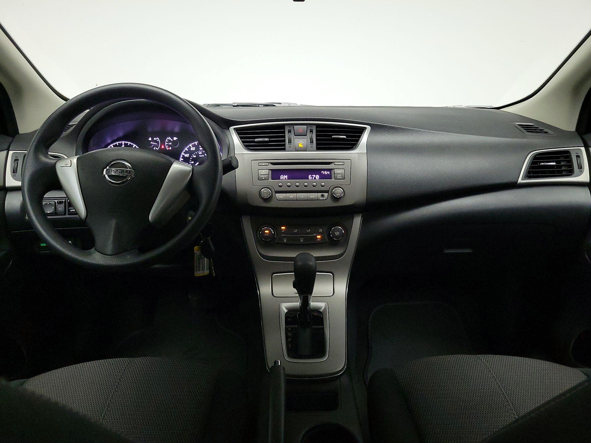 Thumbnail: 2014 Nissan Sentra - 9