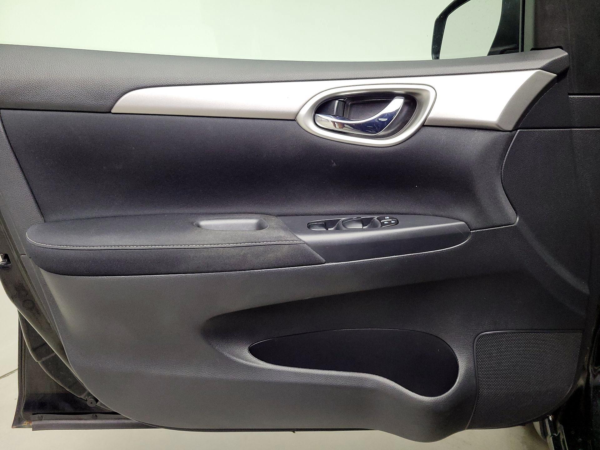 Thumbnail: 2014 Nissan Sentra - 12