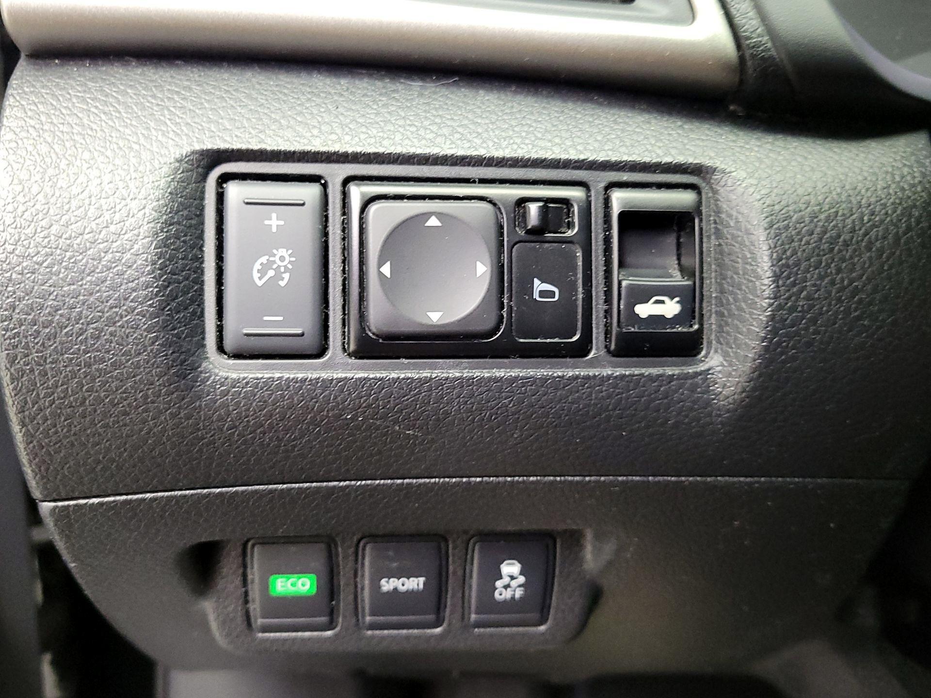 Thumbnail: 2014 Nissan Sentra - 13