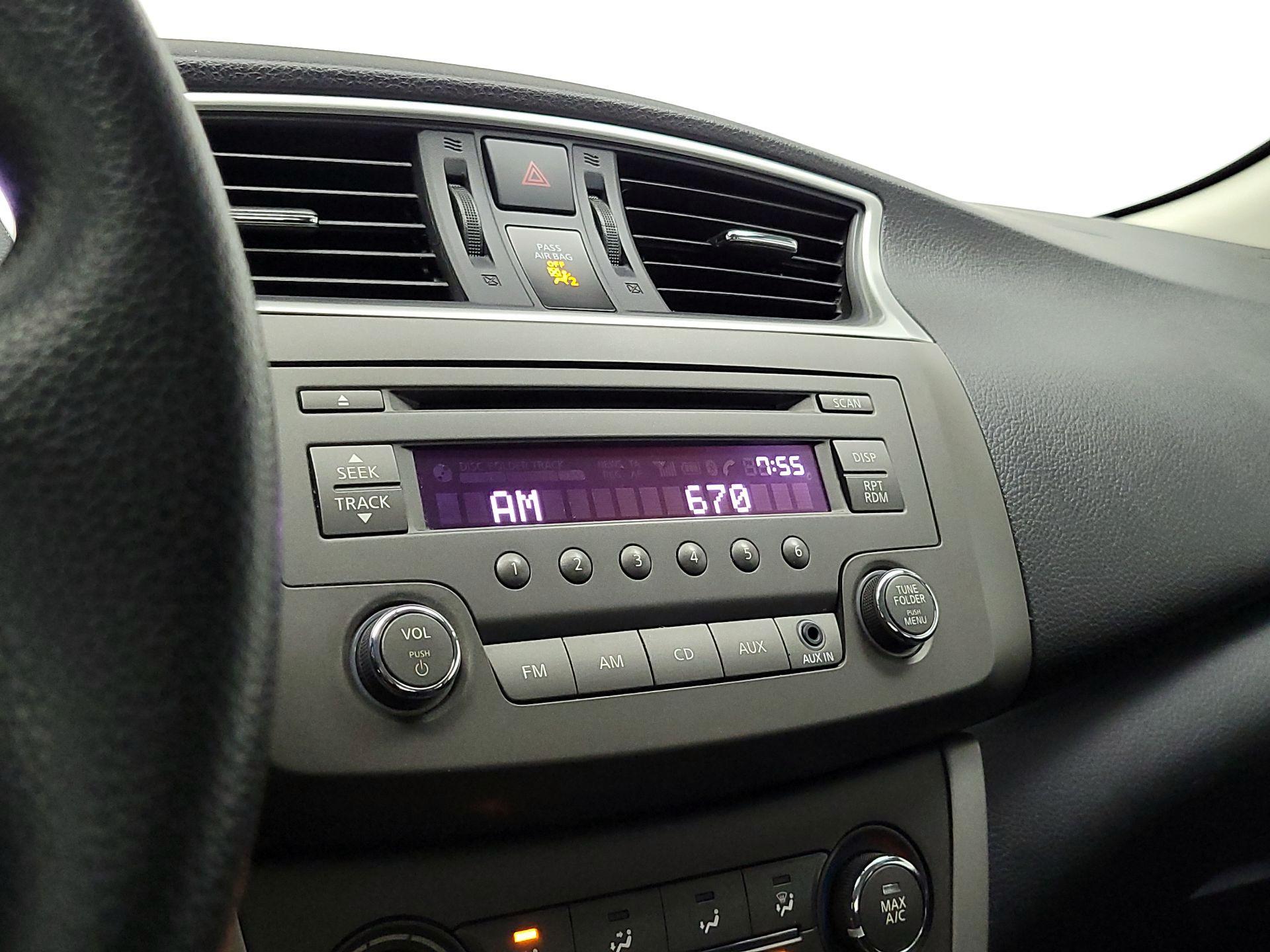 Thumbnail: 2014 Nissan Sentra - 14