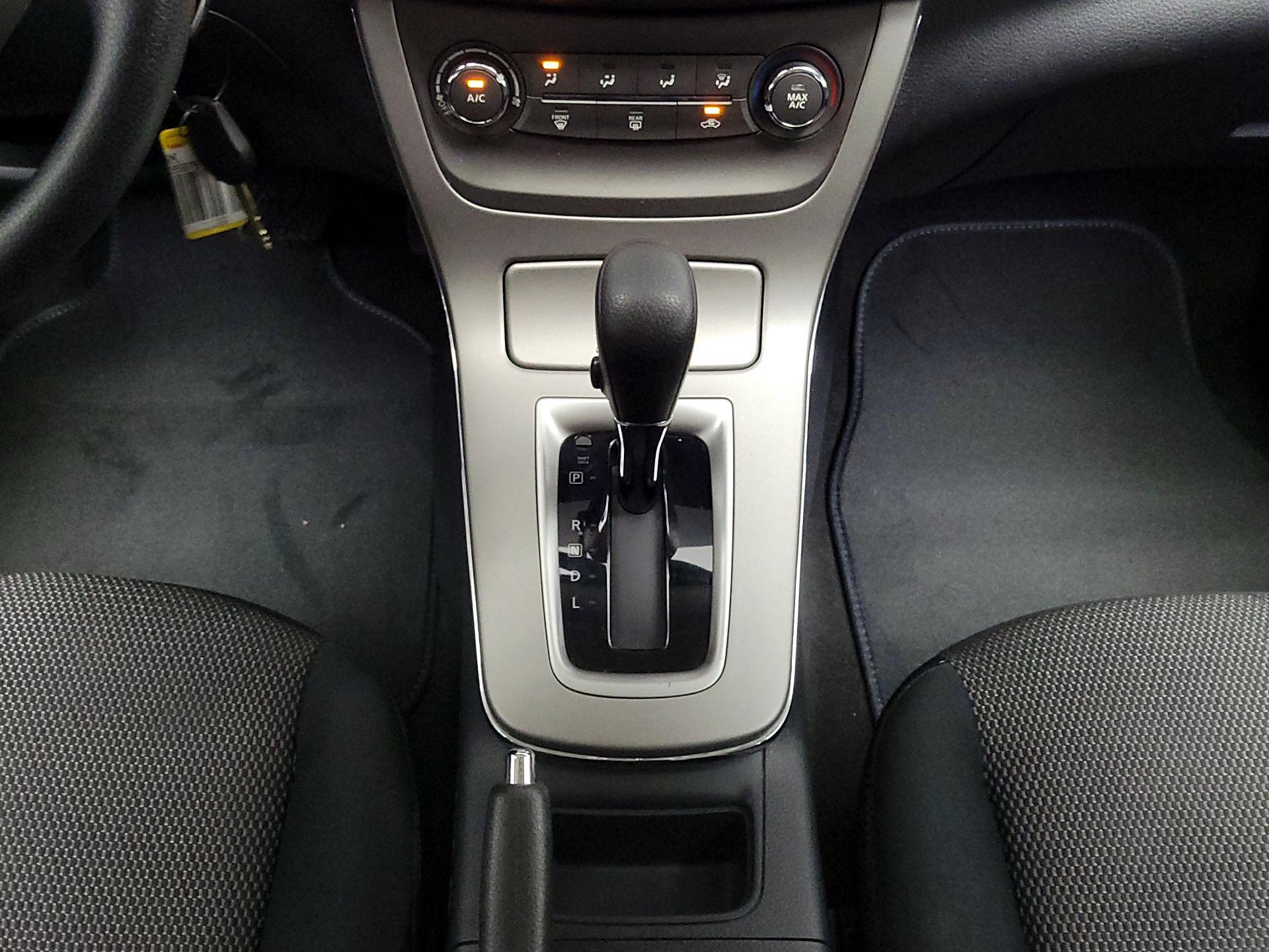 Thumbnail: 2014 Nissan Sentra - 16