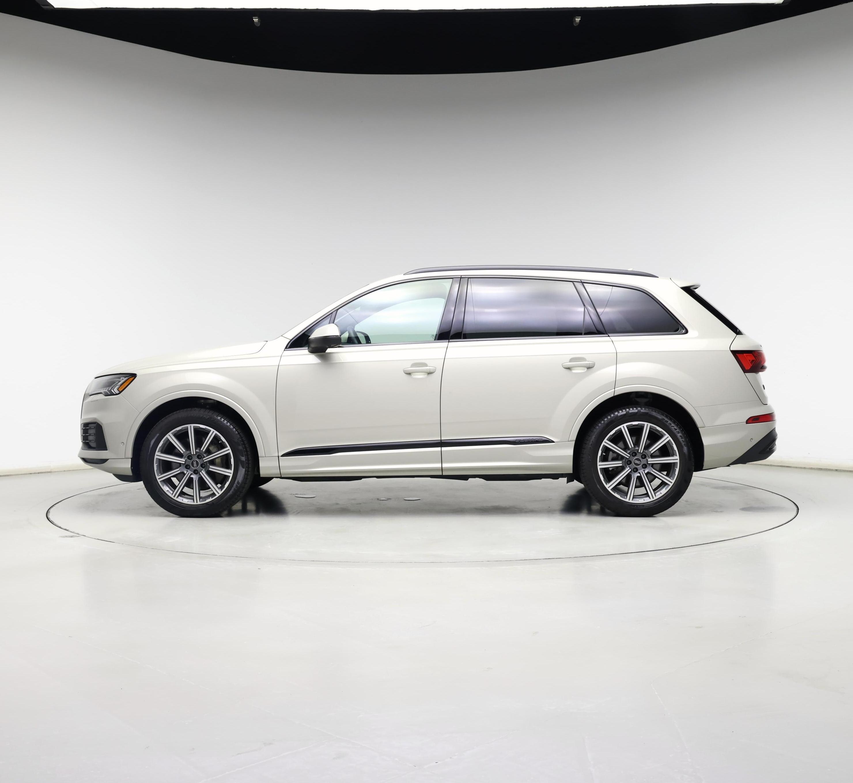 Thumbnail: 2023 Audi Q7 - 3