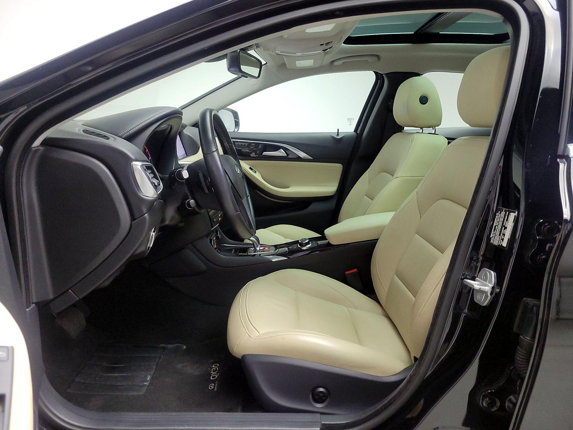 Thumbnail: 2018 INFINITI QX30 - 11
