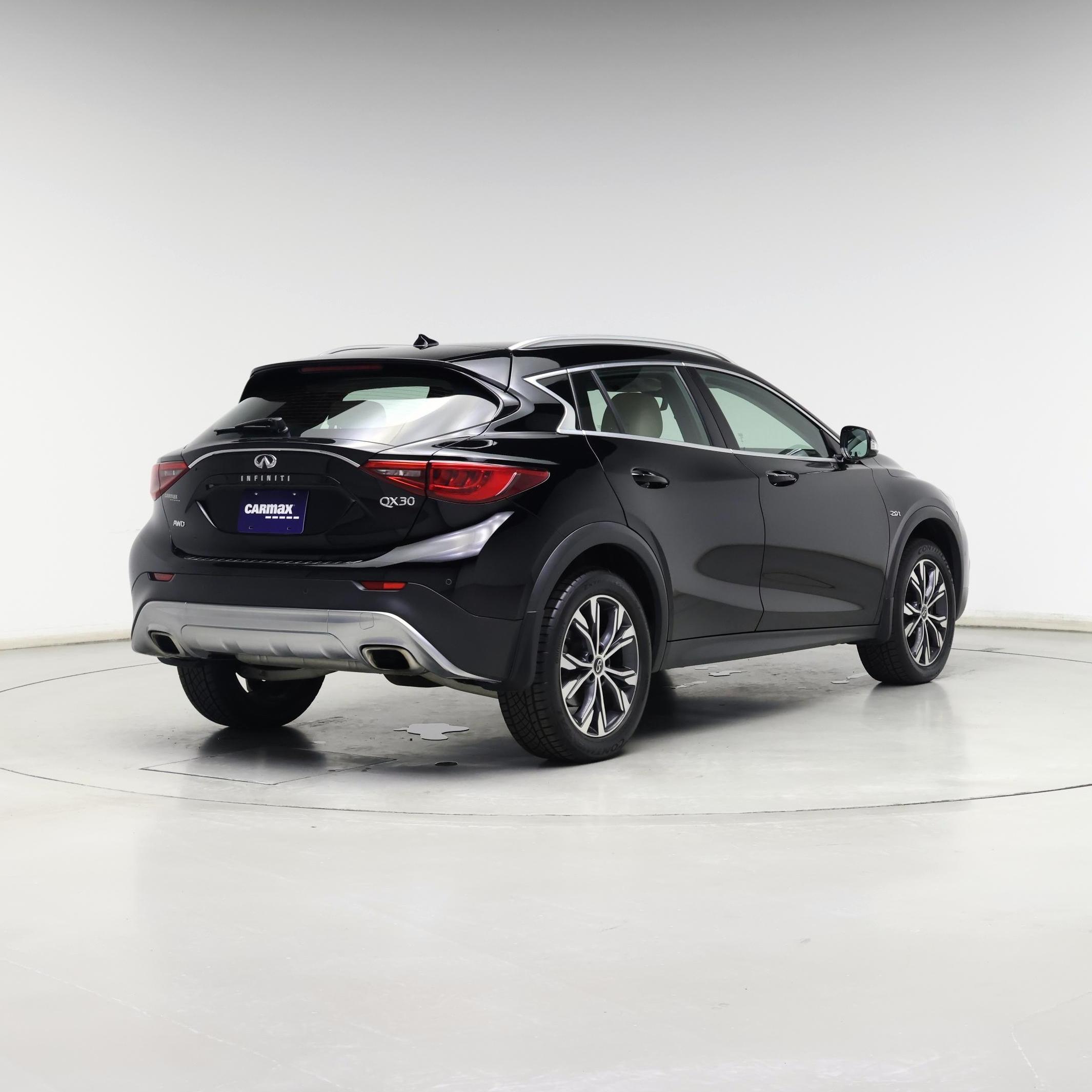 Thumbnail: 2018 INFINITI QX30 - 8