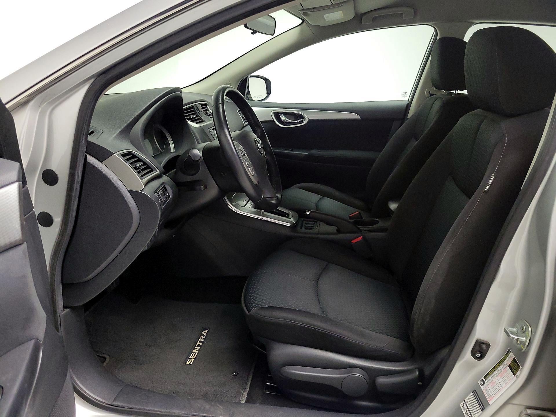Thumbnail: 2015 Nissan Sentra - 11